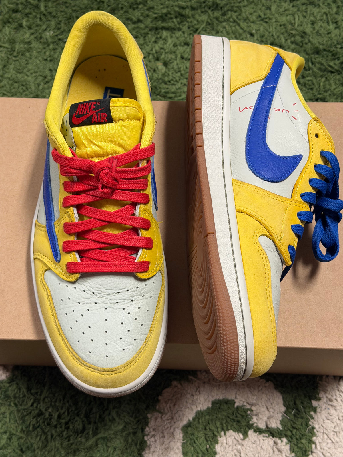 Jordan 1 Retro Low OG SP Travis Scott Canary (Women's) MIS MATCH SIZES