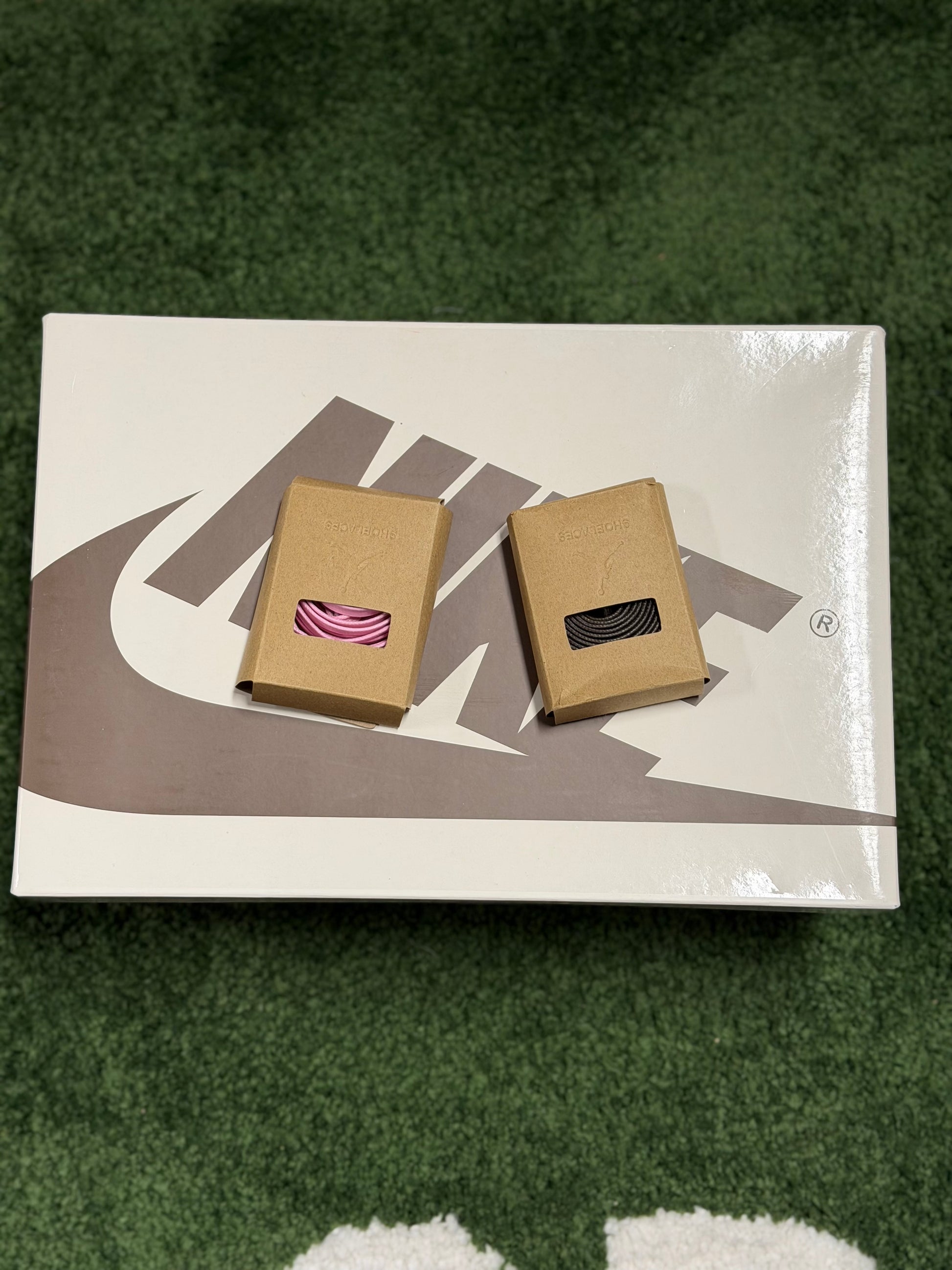 Jordan 1 Retro Low OG SP Travis Scott Velvet Brown