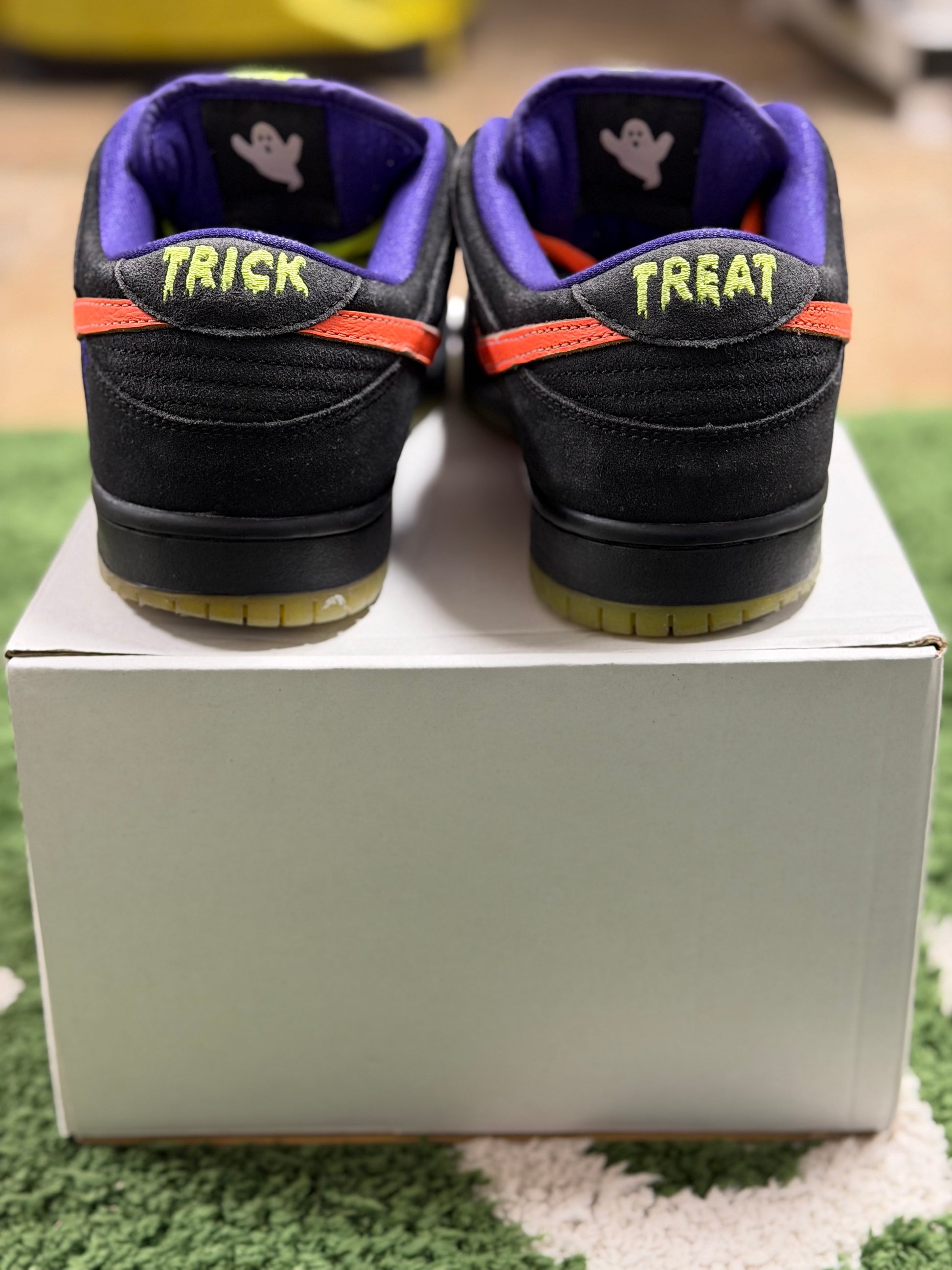 Nike SB Dunk Low Night of Mischief Halloween