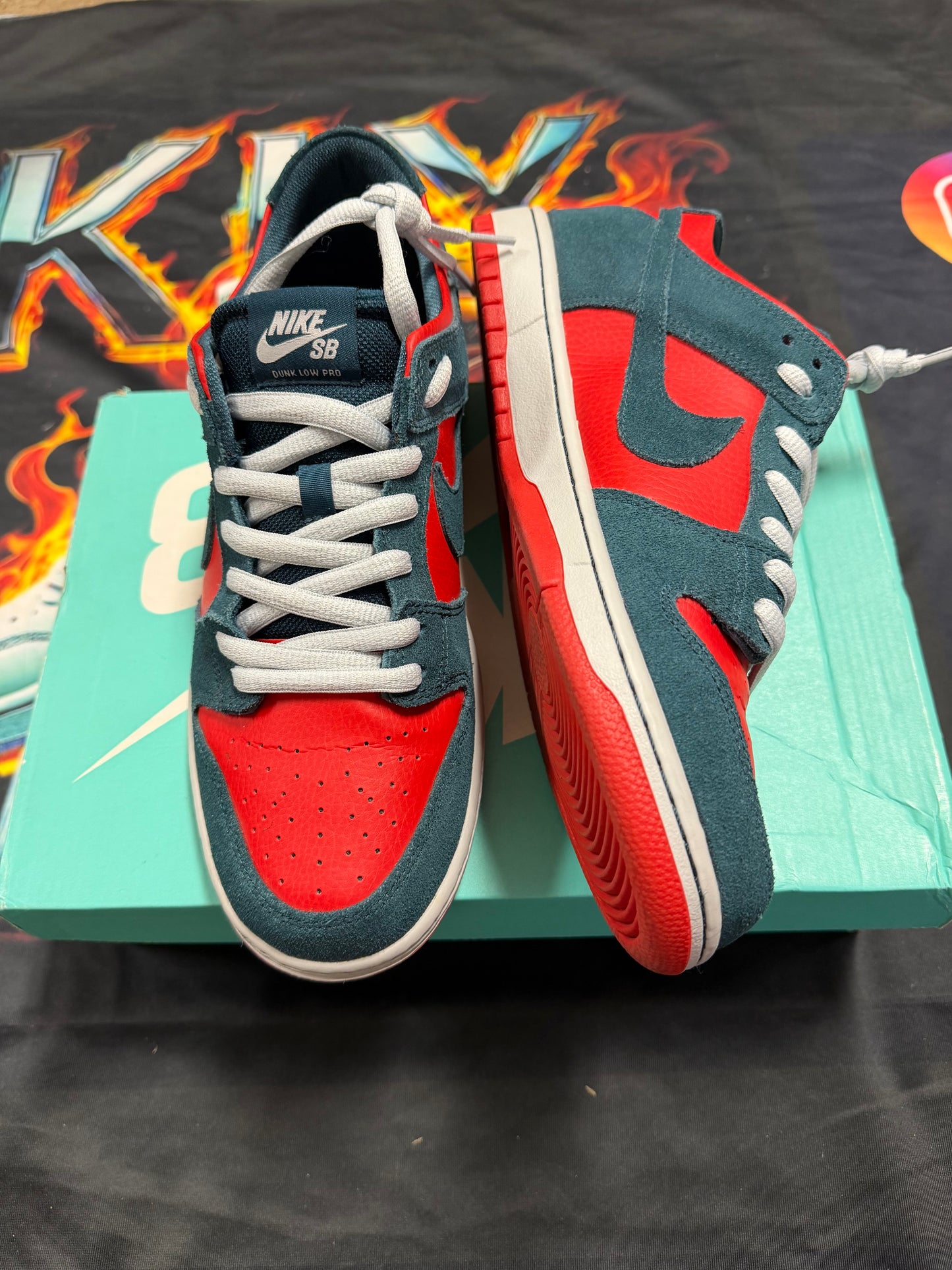 NIKE SB DUNK LOW REVERSE SHARK