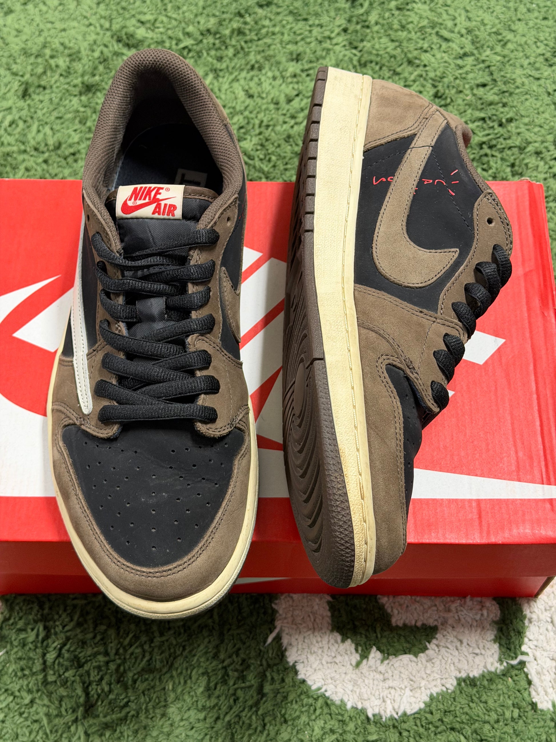 Jordan 1 Retro Low OG SP Travis Scott Mocha