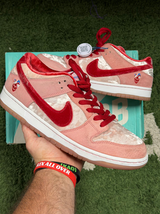 Nike SB Dunk Low StrangeLove Skateboards