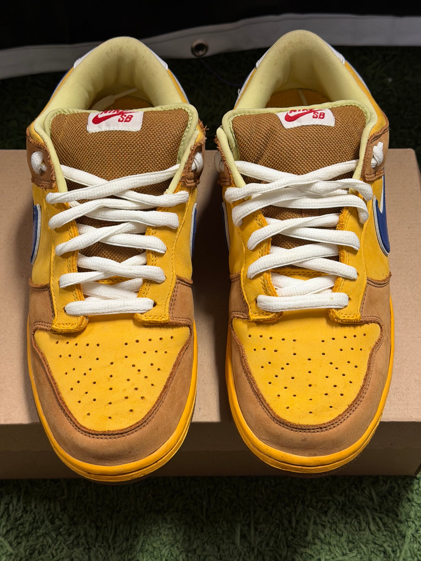 Nike SB Dunk Low Newcastle Brown Ale
