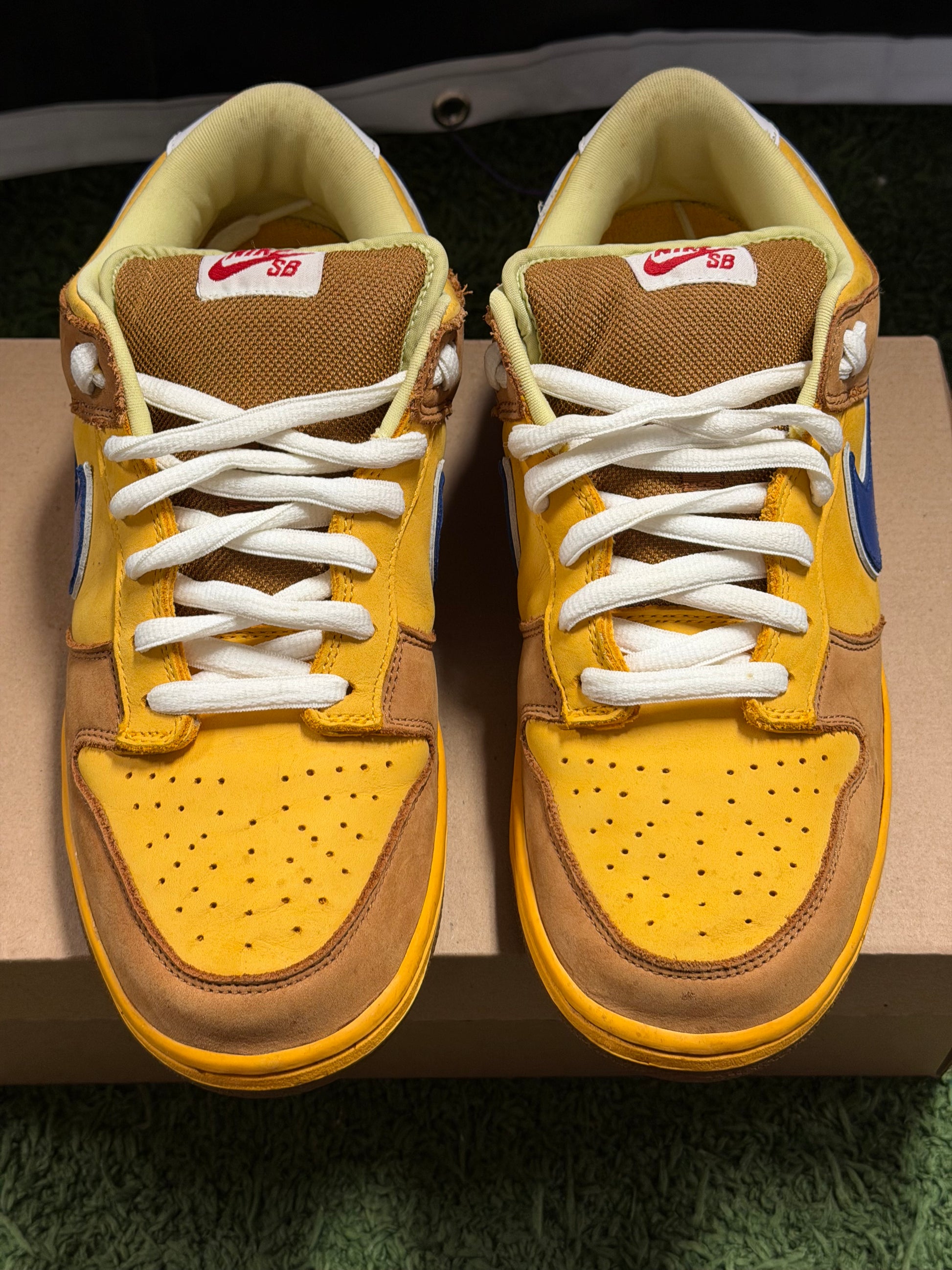 Nike SB Dunk Low Newcastle Brown Ale