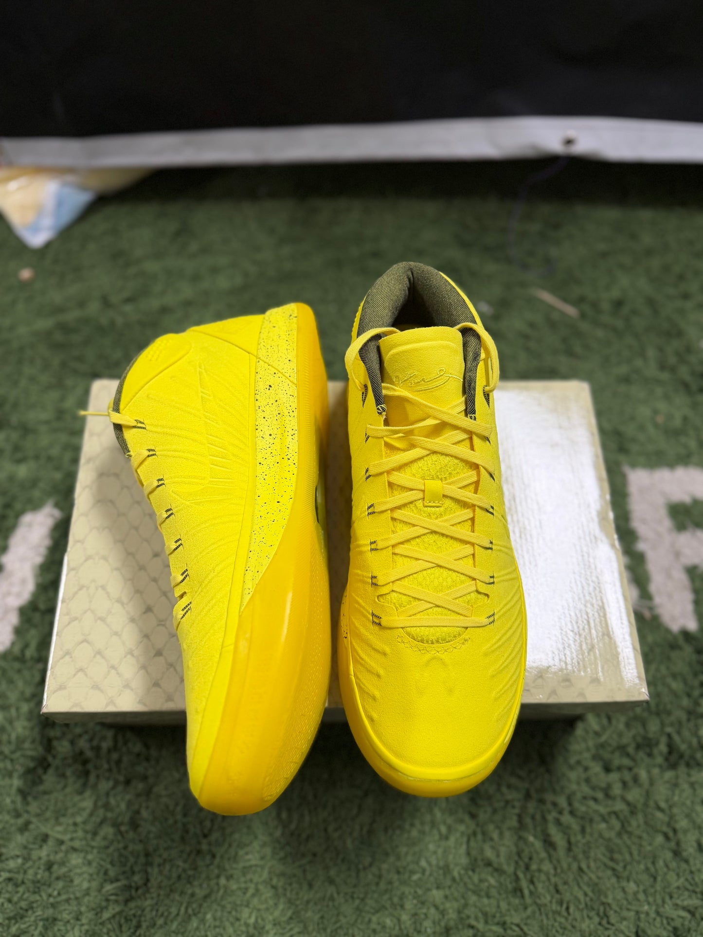 Nike Kobe A.D. Mid Optimism