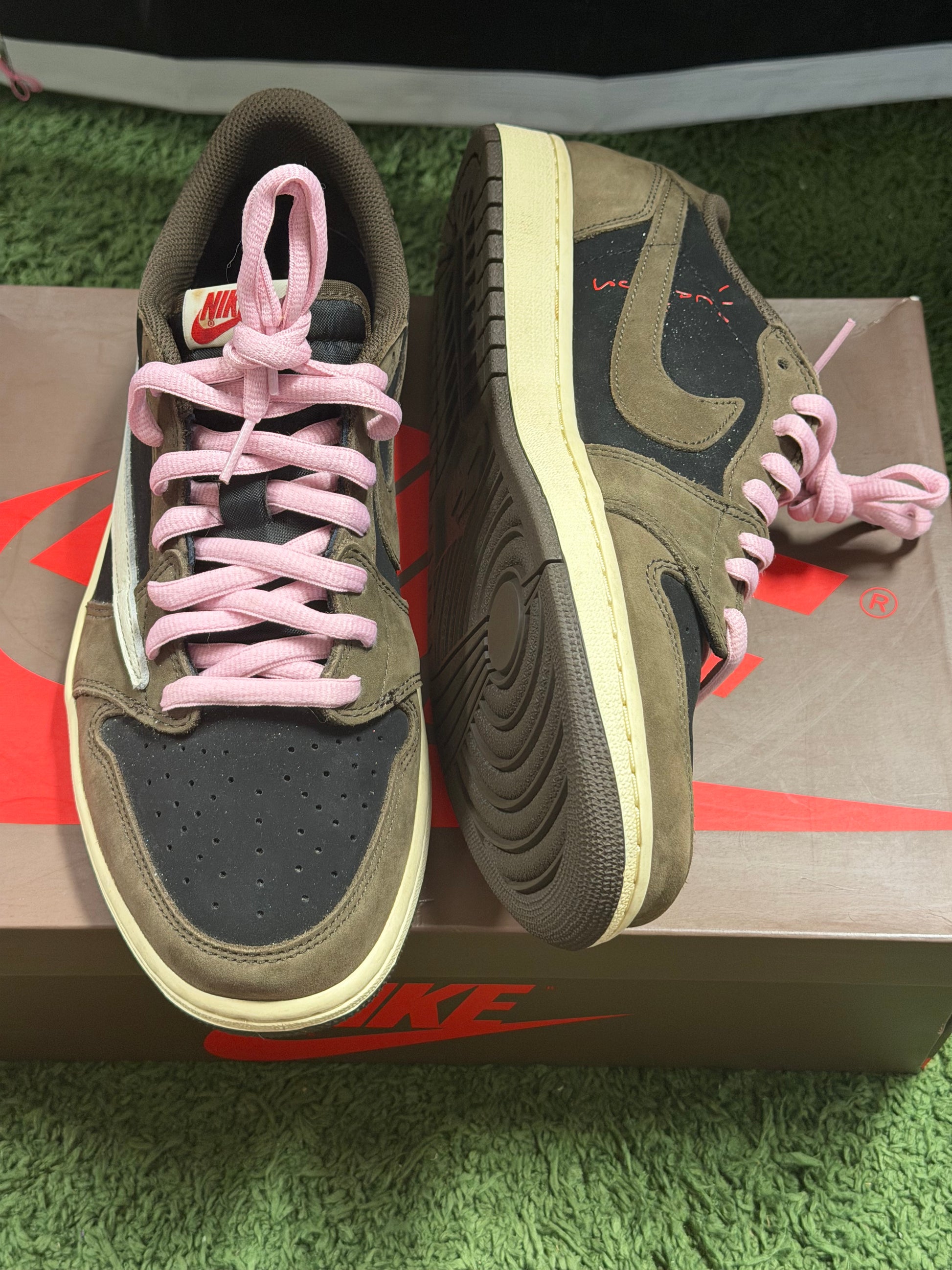 Jordan 1 Retro Low OG SP Travis Scott Mocha