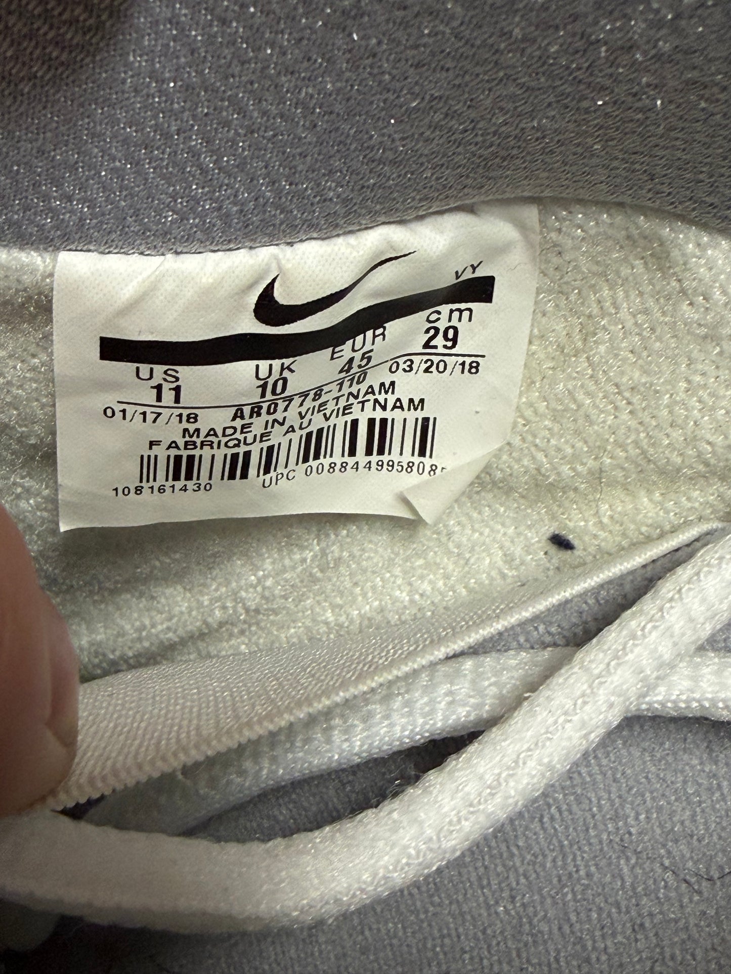 Nike SB Dunk Low Summit White Wolf Grey