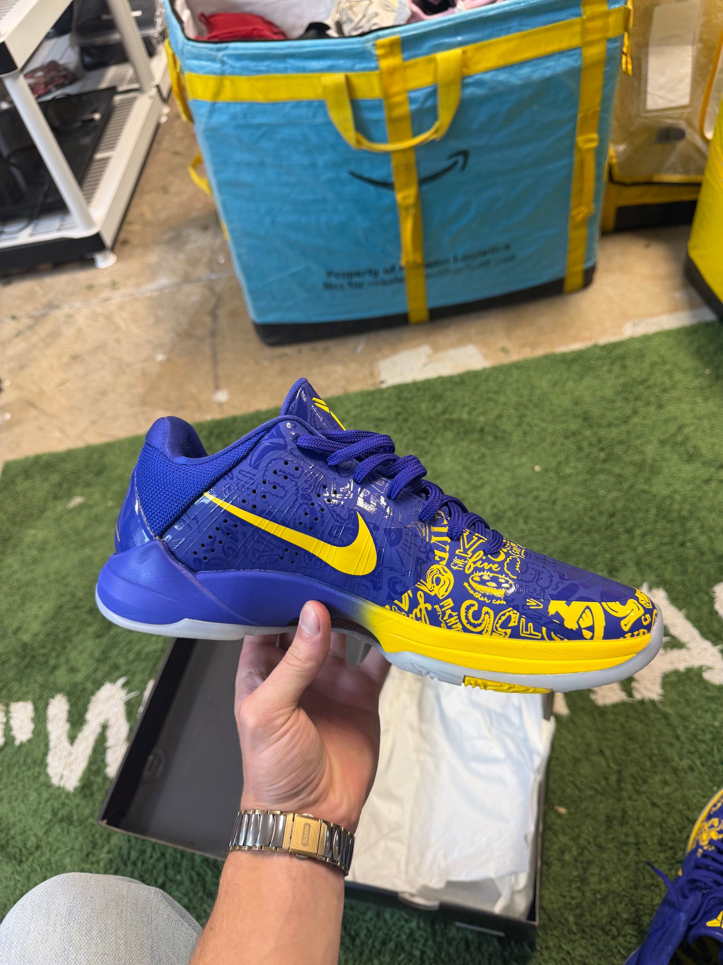 Nike Kobe 5 rings ( lightly used, OG Box) ( Size 10M)