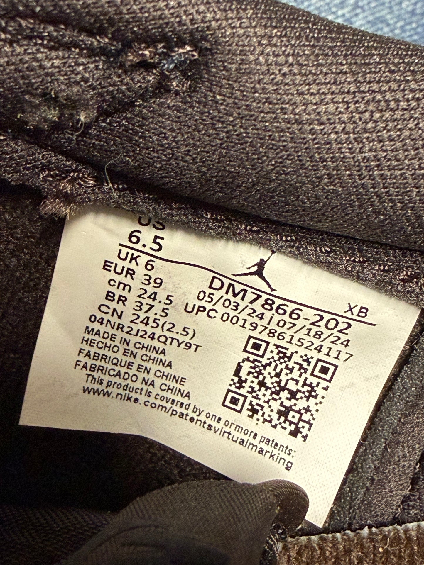 Jordan 1 Retro Low OG SP Travis Scott Velvet Brown