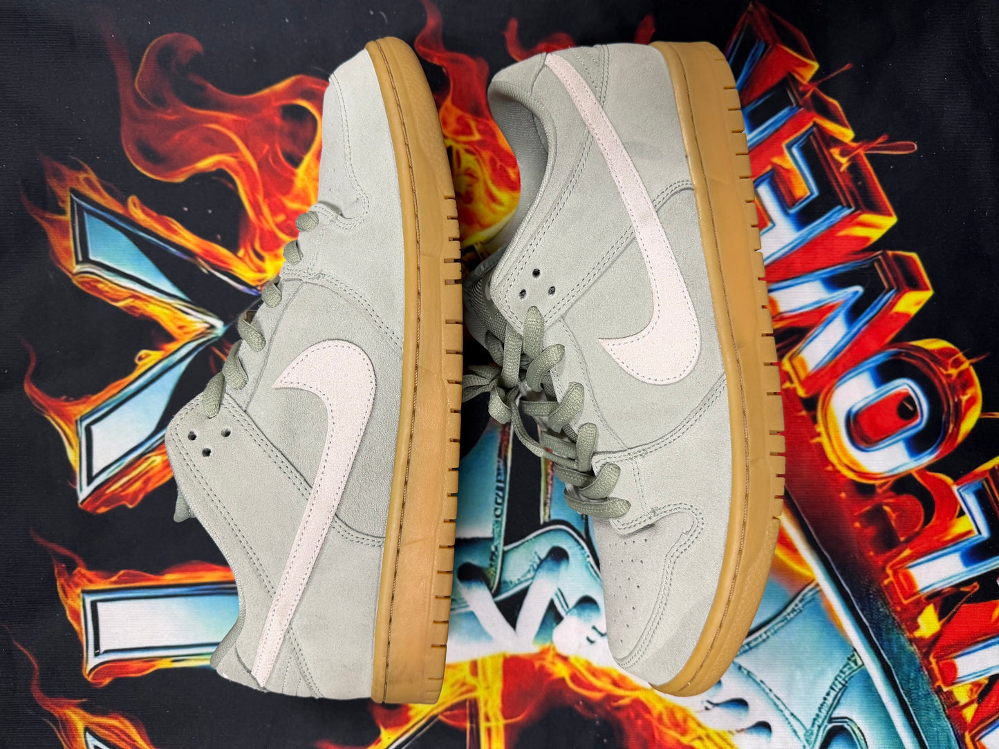 NIKE SB DUNK LOW ISLAND GREEN GUM