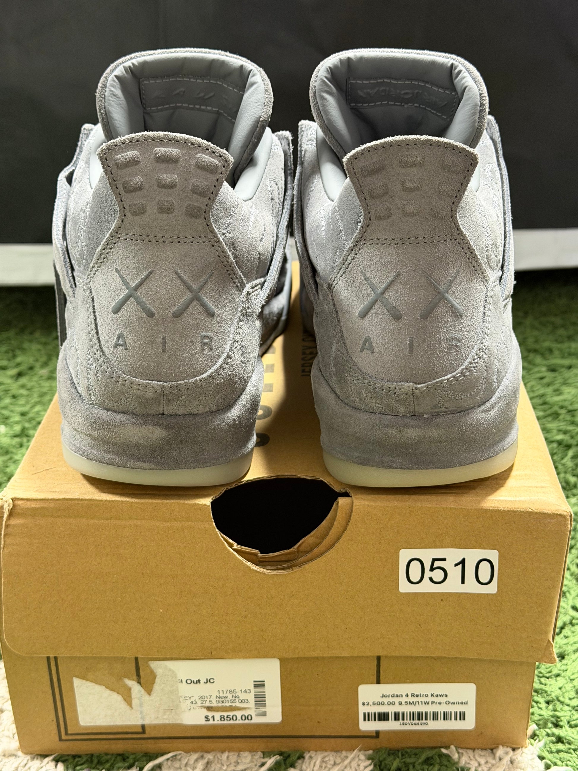 Jordan 4 Retro Kaws