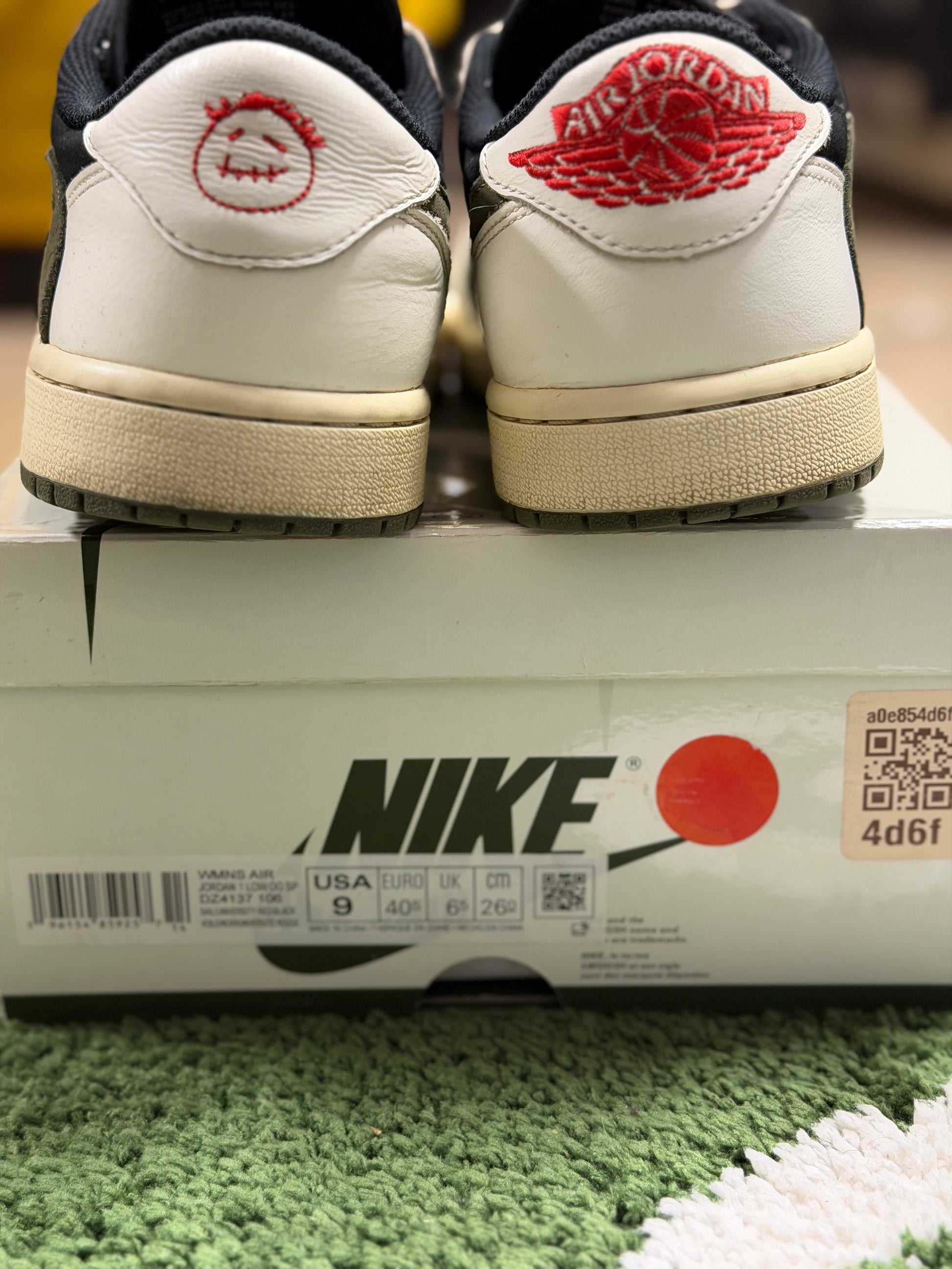 Jordan 1 Retro Low OG SP Travis Scott Olive (Women's)