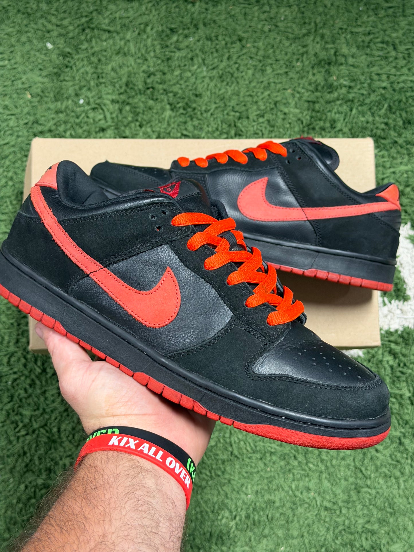 NIKE SB DUNK LOW VAMPS