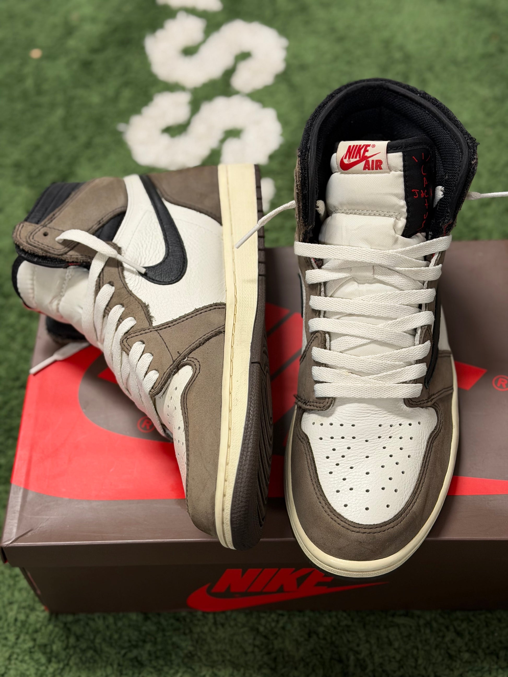 Jordan 1 Retro High OG SP Travis Scott Mocha