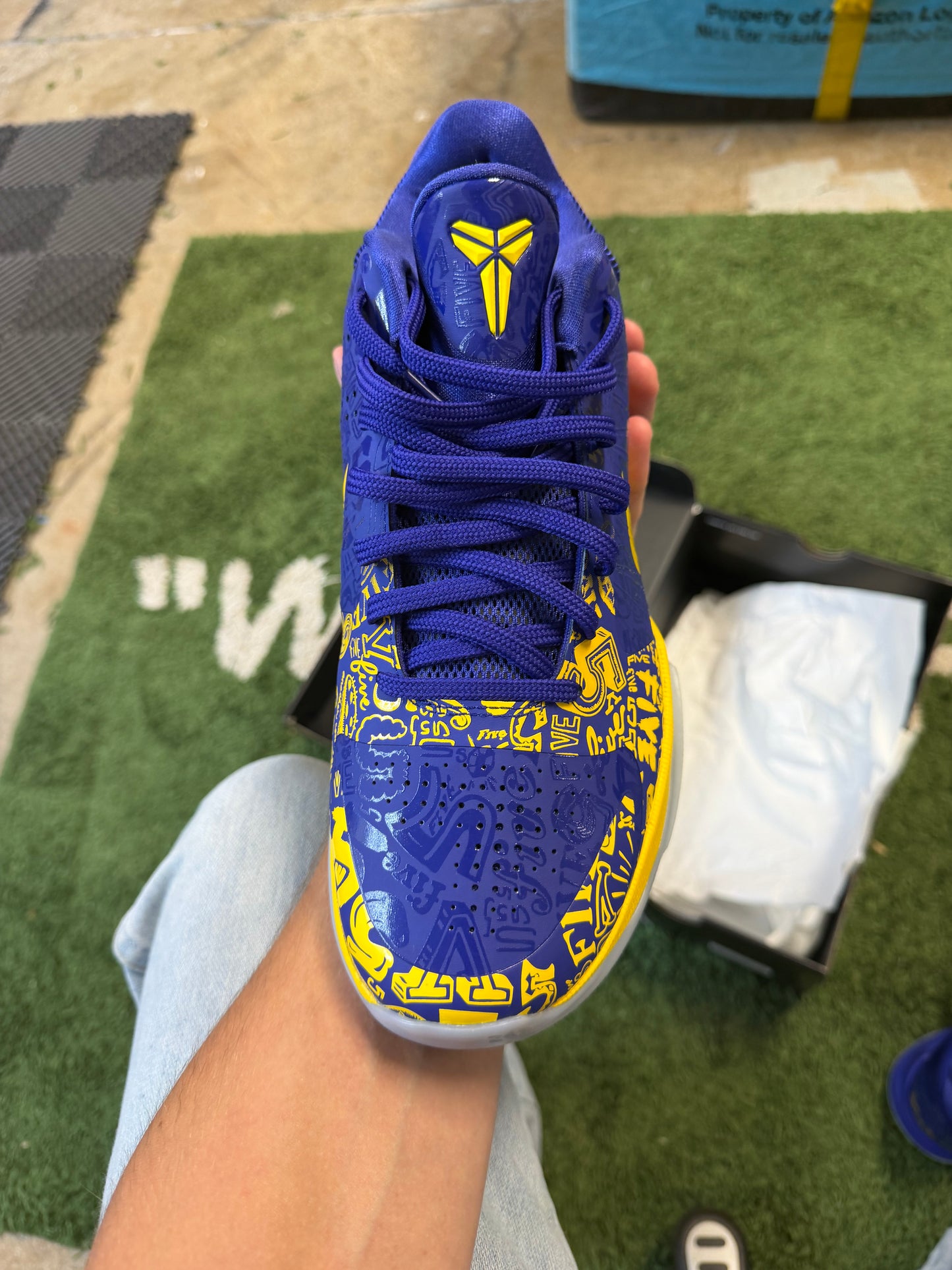 Nike Kobe 5 rings ( lightly used, OG Box) ( Size 10M)