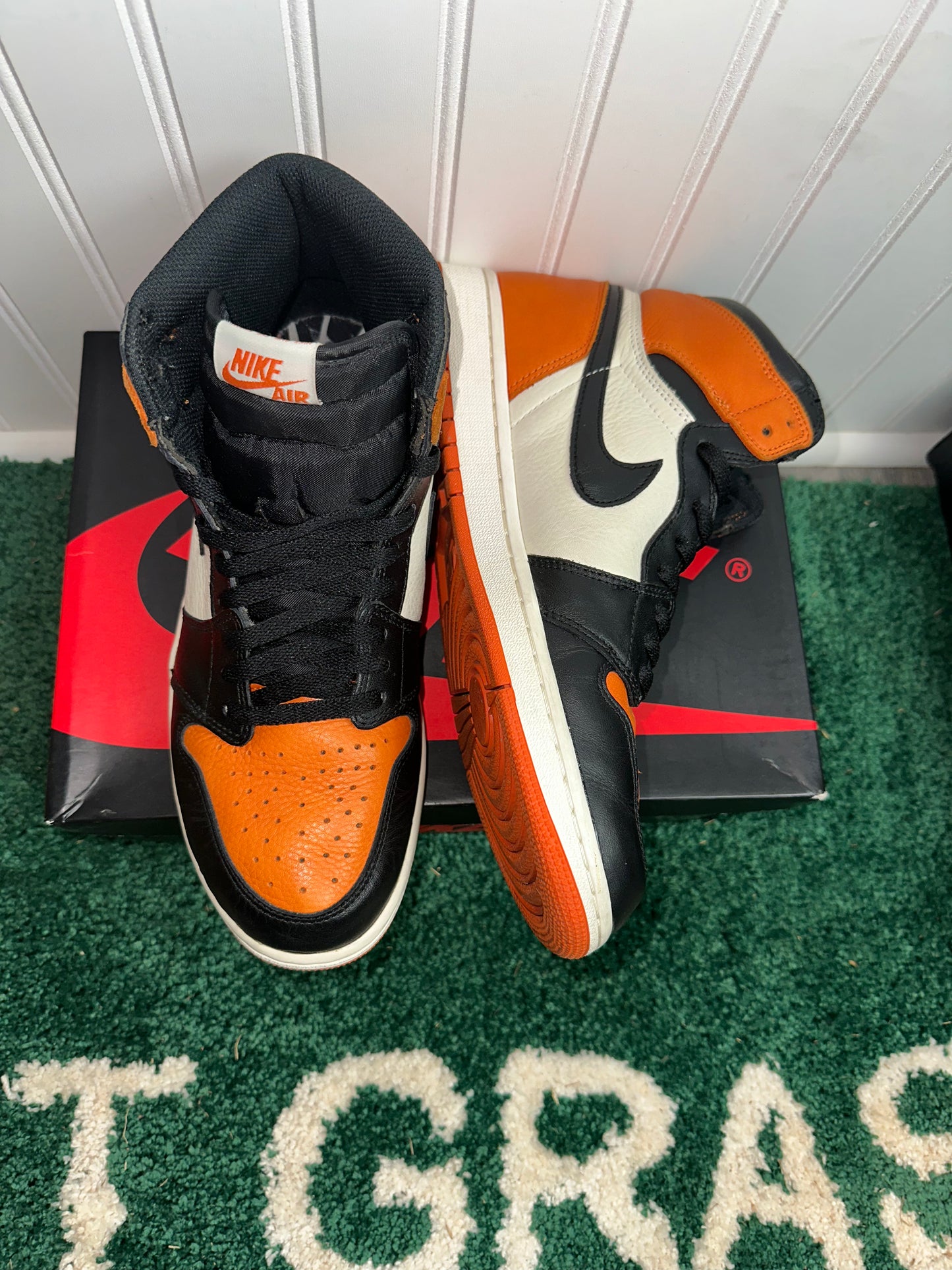 (A994) Size 11M Jordan 1 High Reverse shattered Backboard