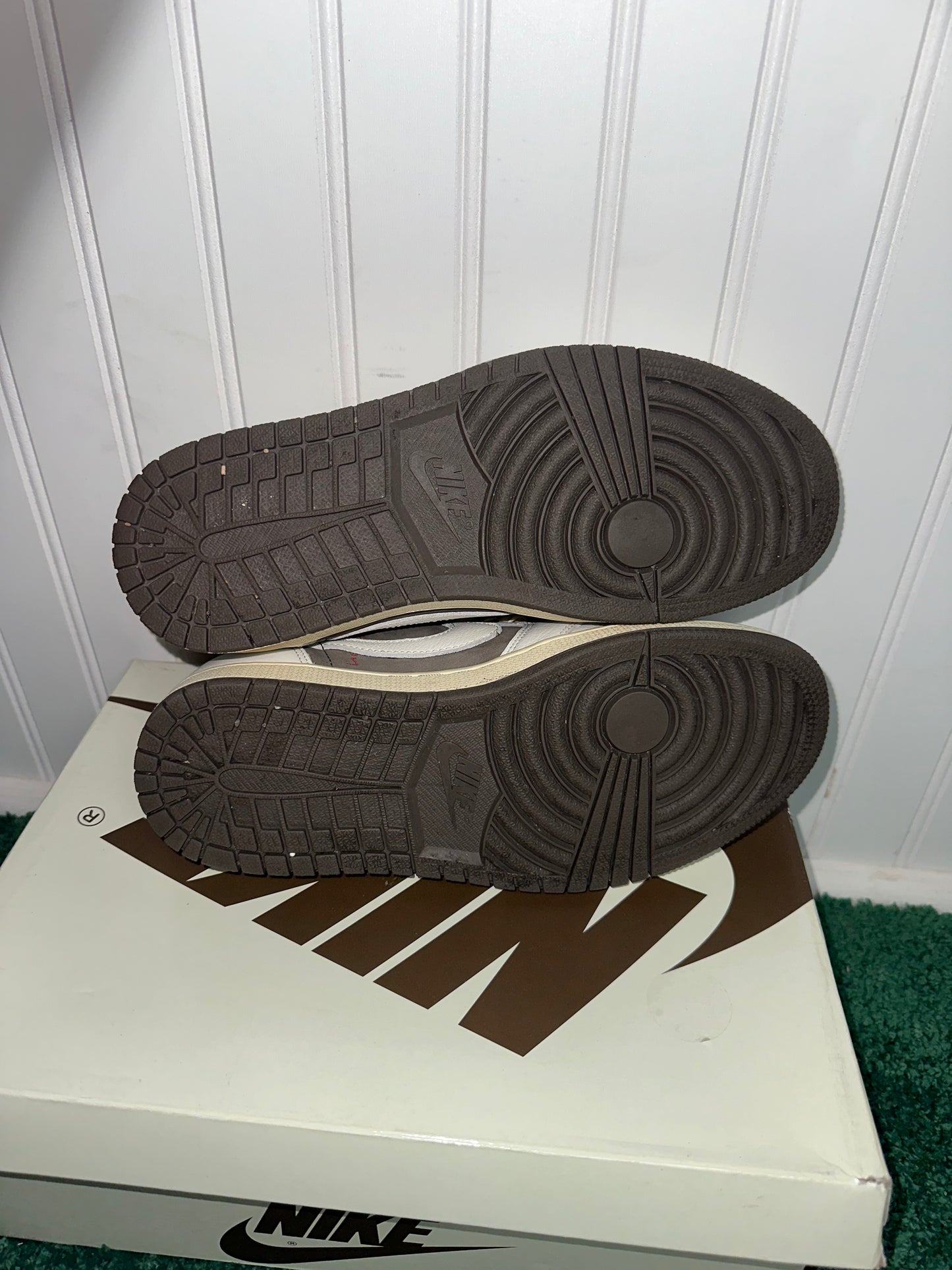 (B241) Size 7M Jordan 1 low Travis Scott reverse mocha