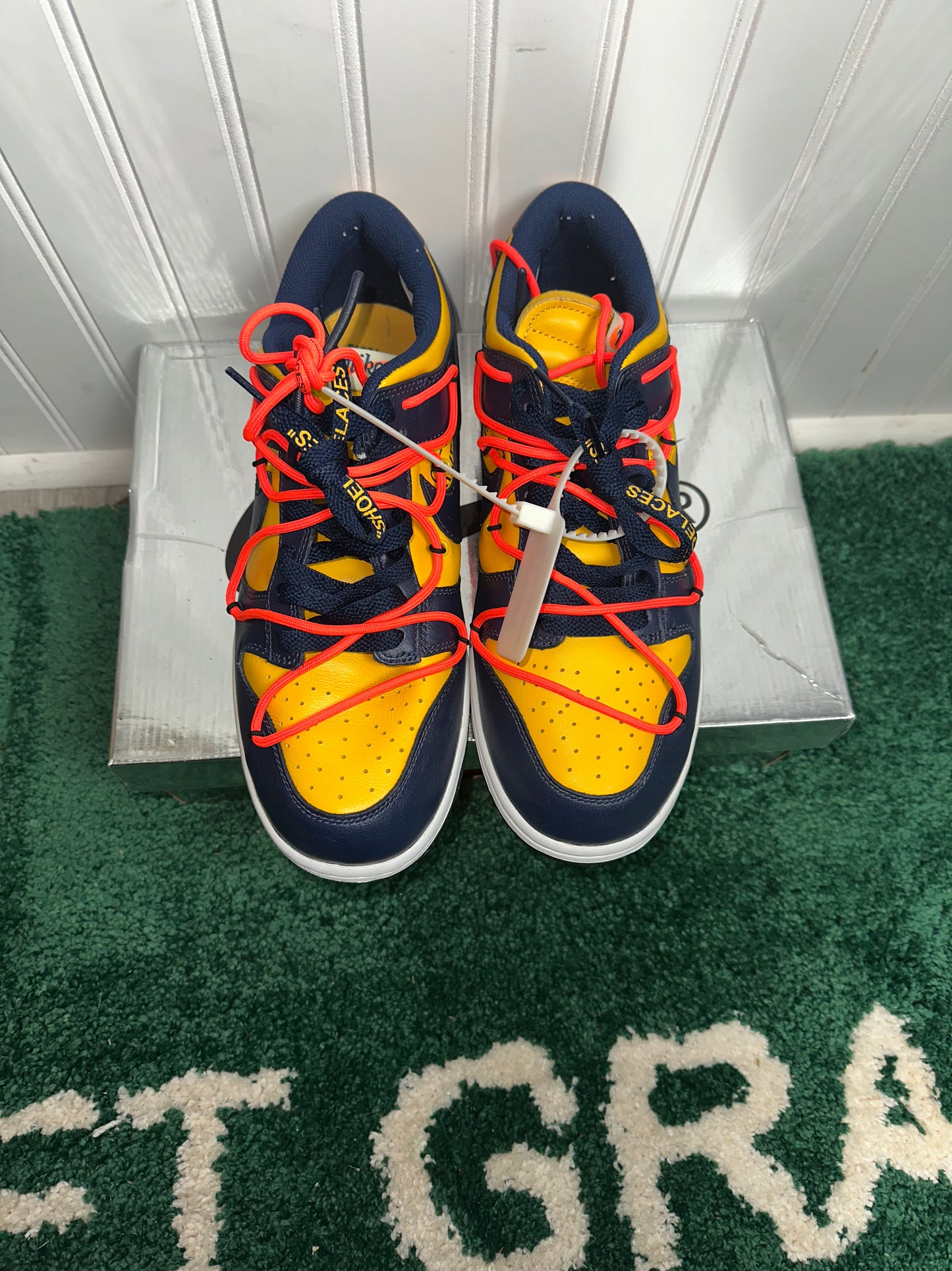 Nike dunk low OFFWHITE Michigan