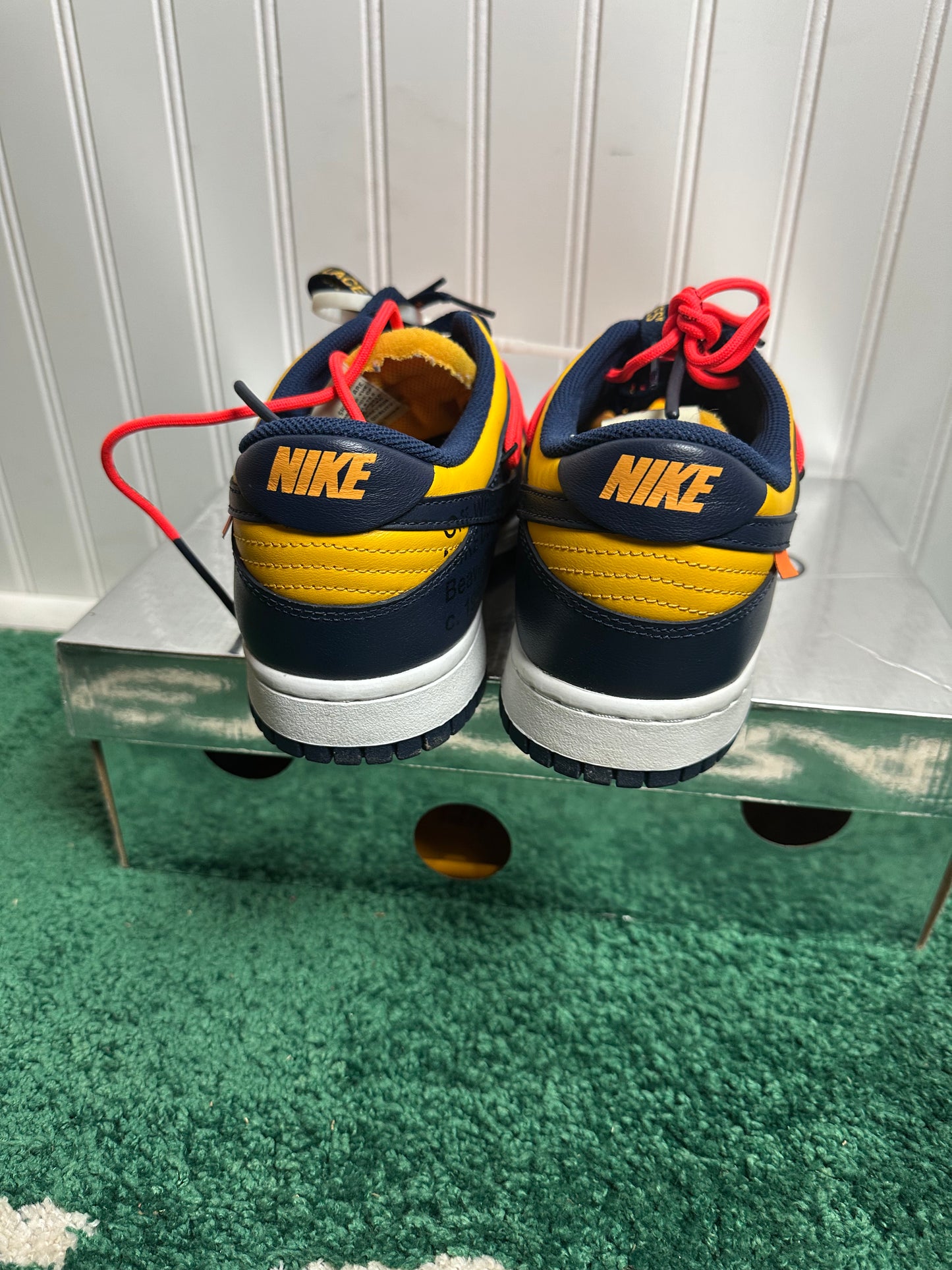 Nike dunk low OFFWHITE Michigan