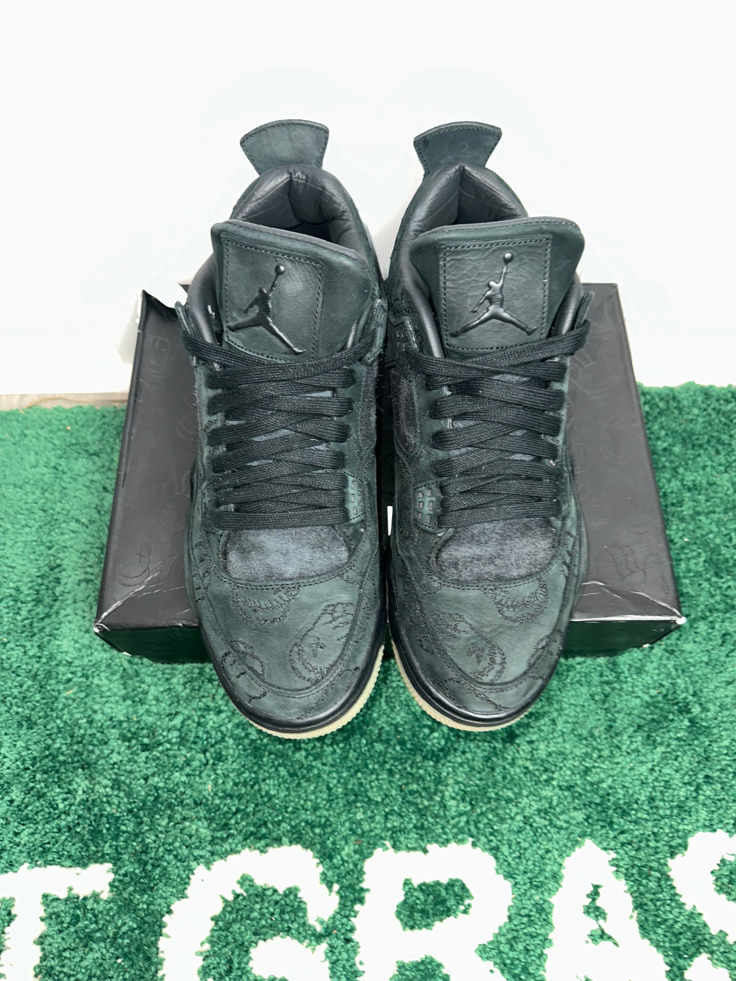 Jordan 4 Kaws Black (10.5M)
