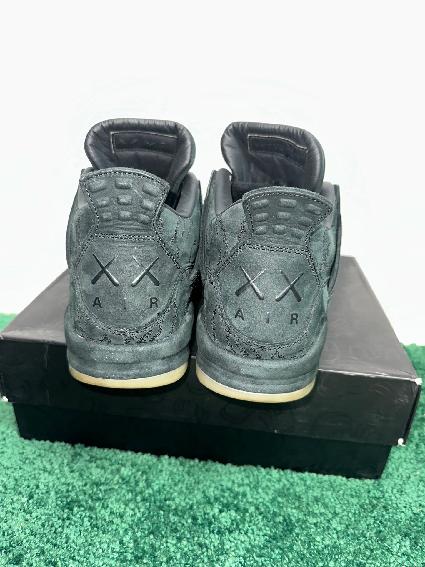 Jordan 4 Kaws Black (10.5M)