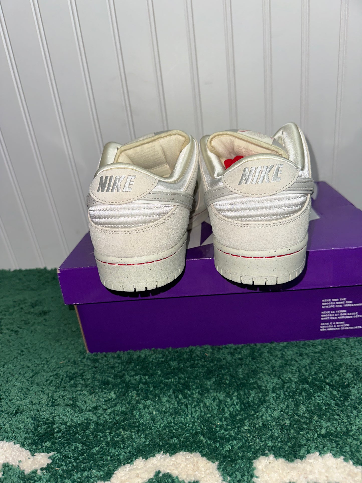(C319) Nike SB Dunk Low City Of Love Light Bone