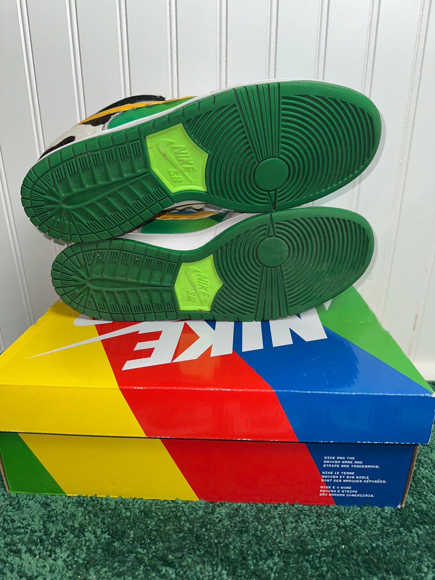 (C551) Size 11.5M Nike SB dunk Low Ben and Jerry