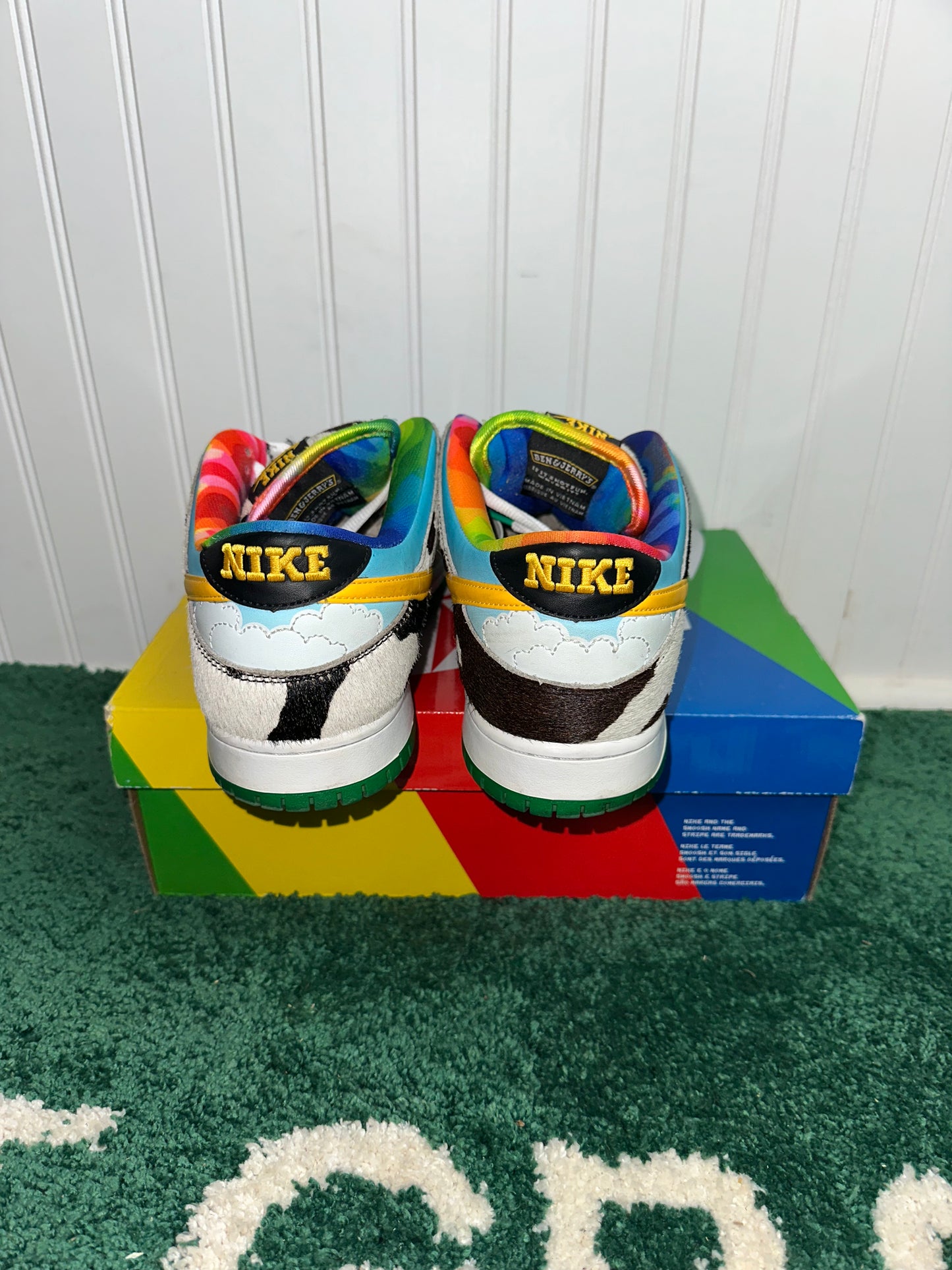 (C551) Size 11.5M Nike SB dunk Low Ben and Jerry