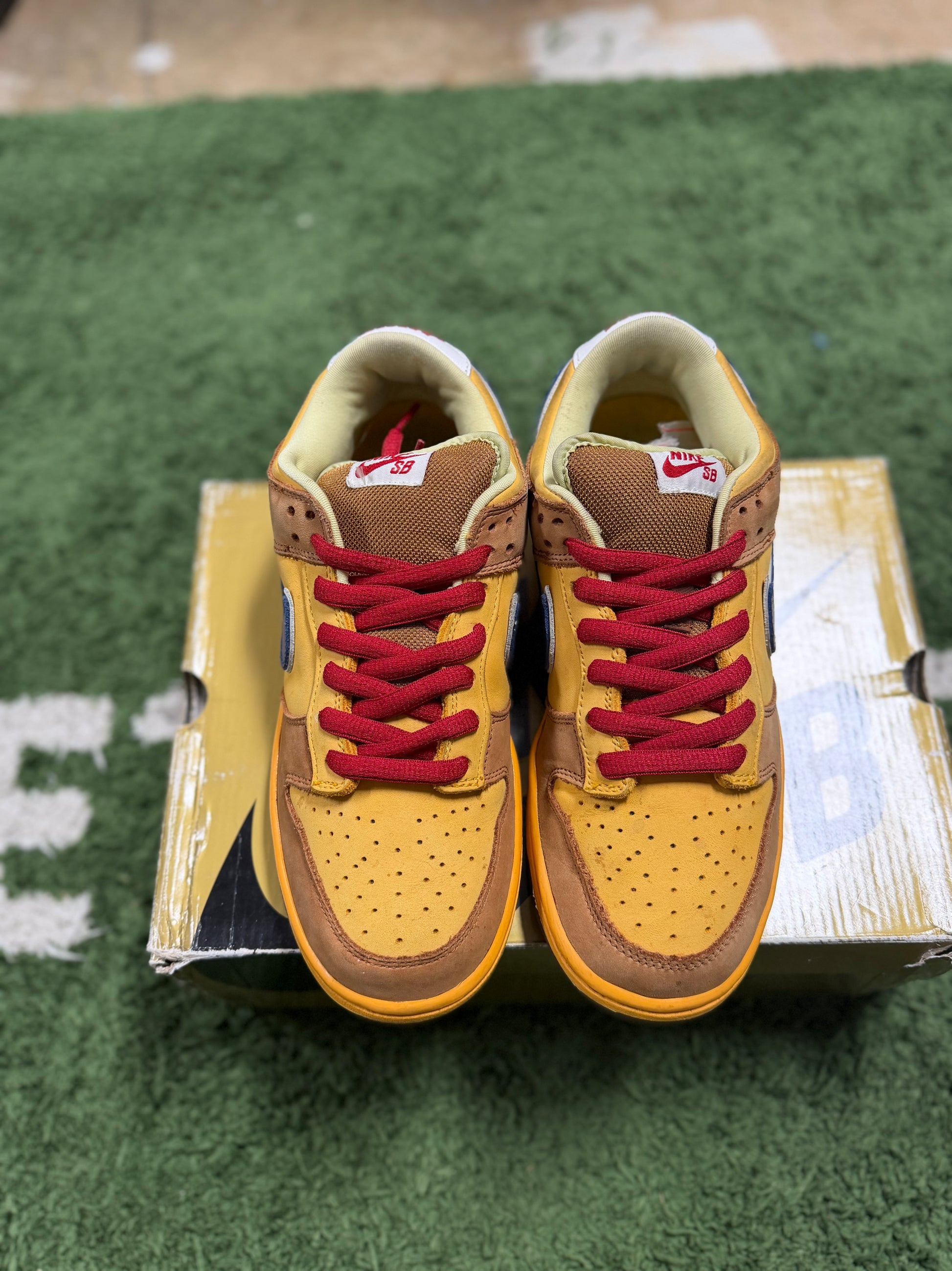 Nike SB Dunk Low Newcastle Brown Ale