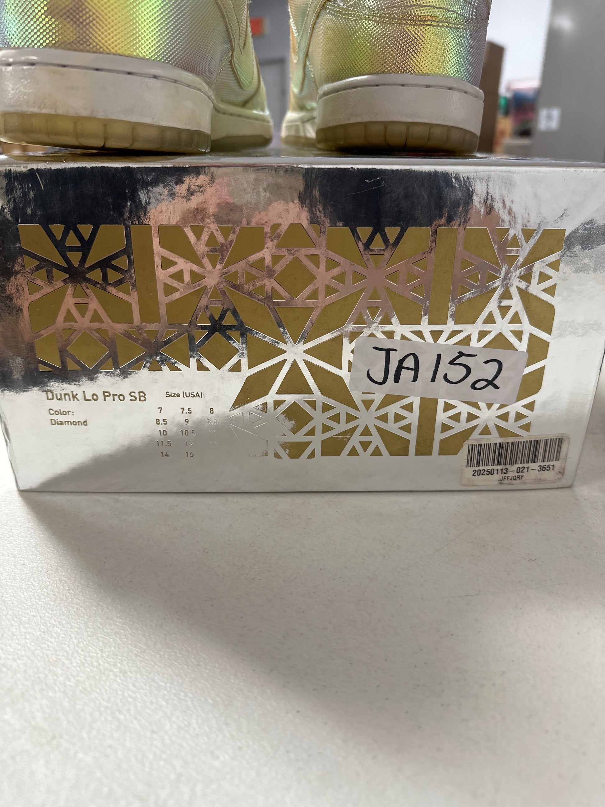 NIKE SB DUNK LOW HOLY GRAIL SPECIAL BOX