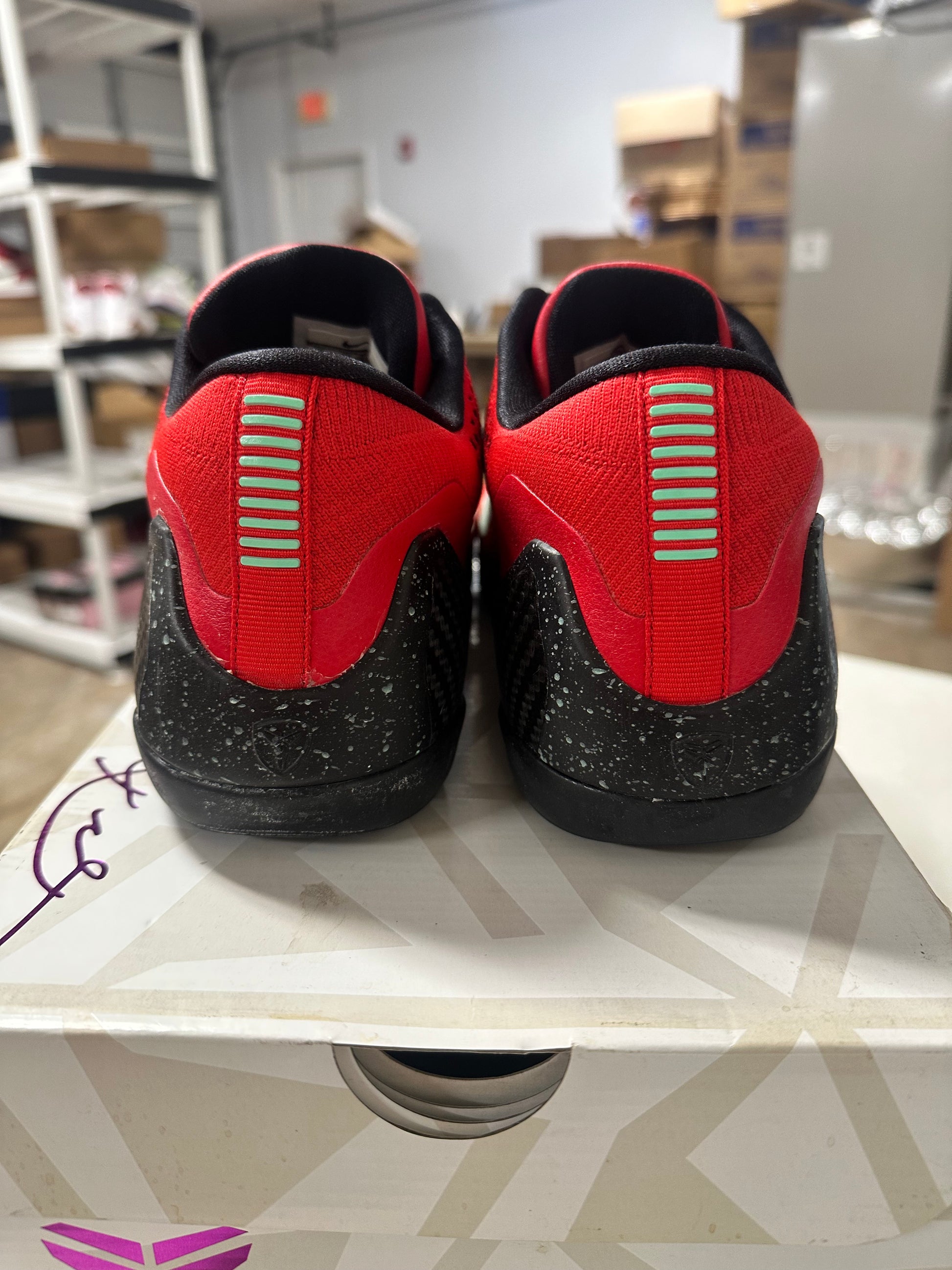 NIKE KOBE 9 ELITE LOW UNIVERSITY RED