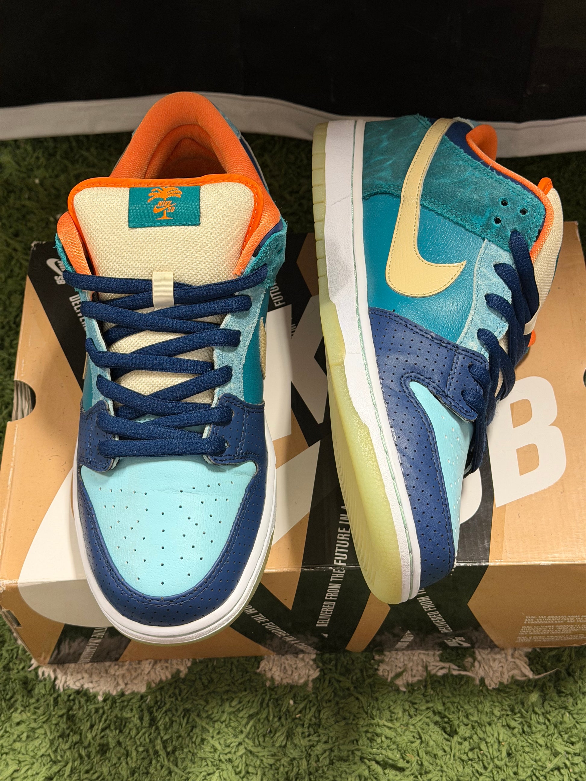 Nike SB Dunk Low MIA Skate Shop