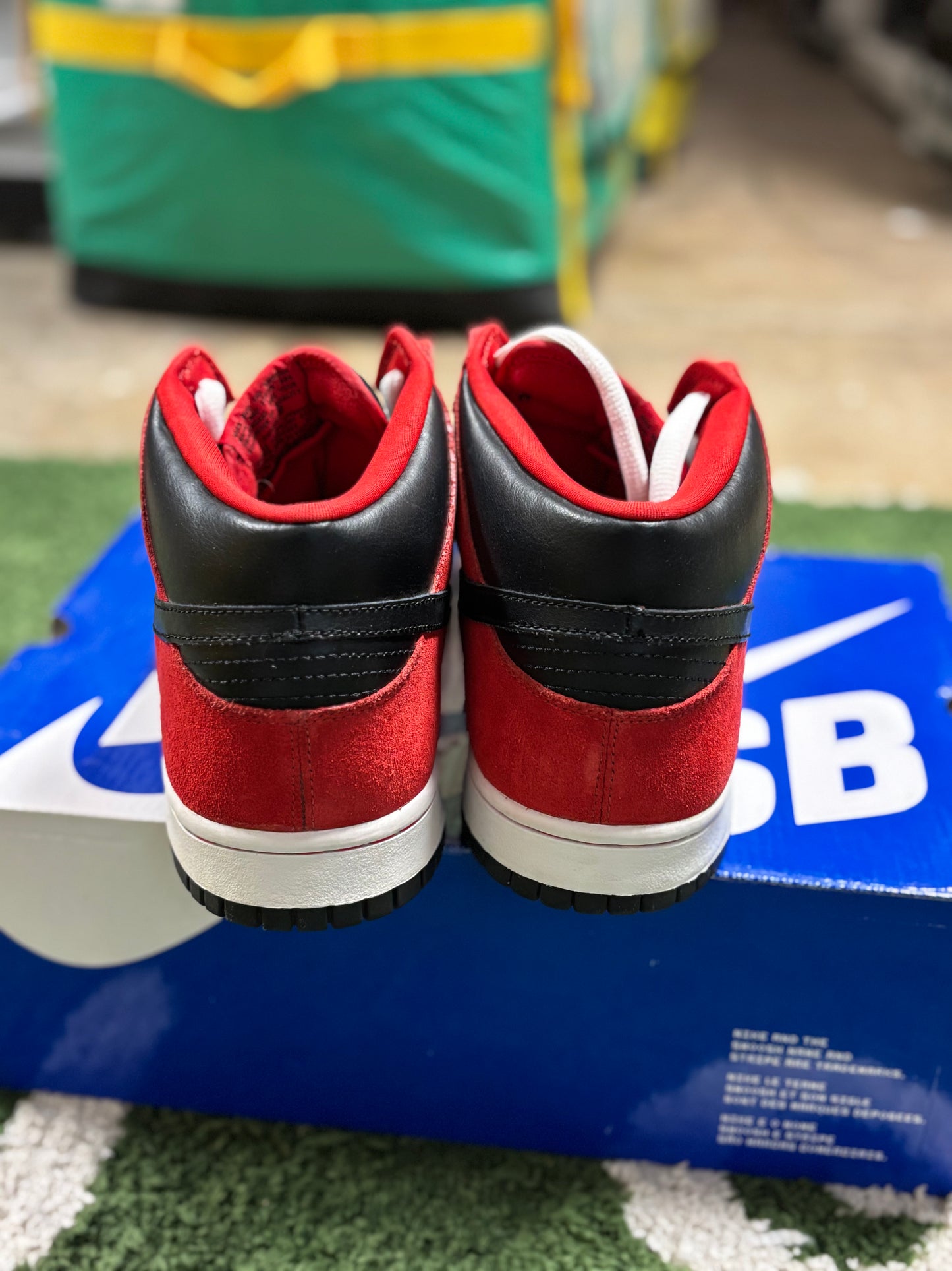 NIKE SB MID SPORT RED BLACK