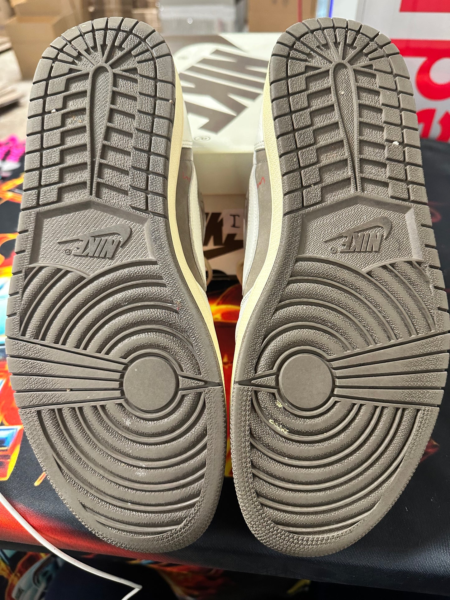 JORDAN 1 LOW TRAVIS SCOTT REVERSE MOCHA