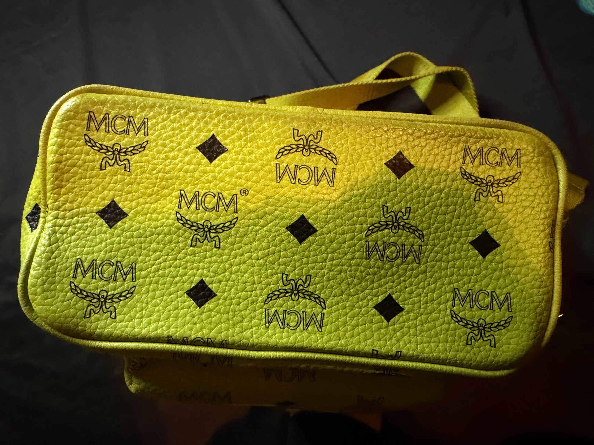 MCM VISETOS STARK LIME STUDDED