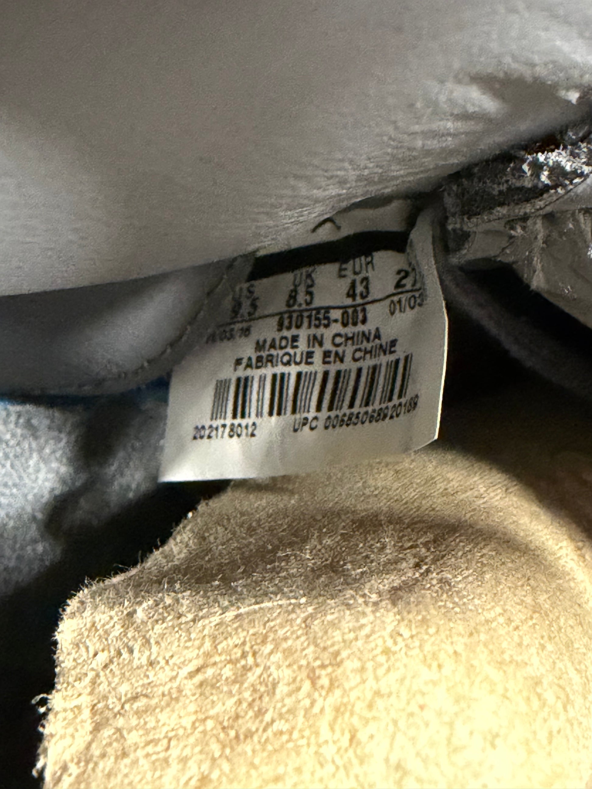 Jordan 4 Retro Kaws