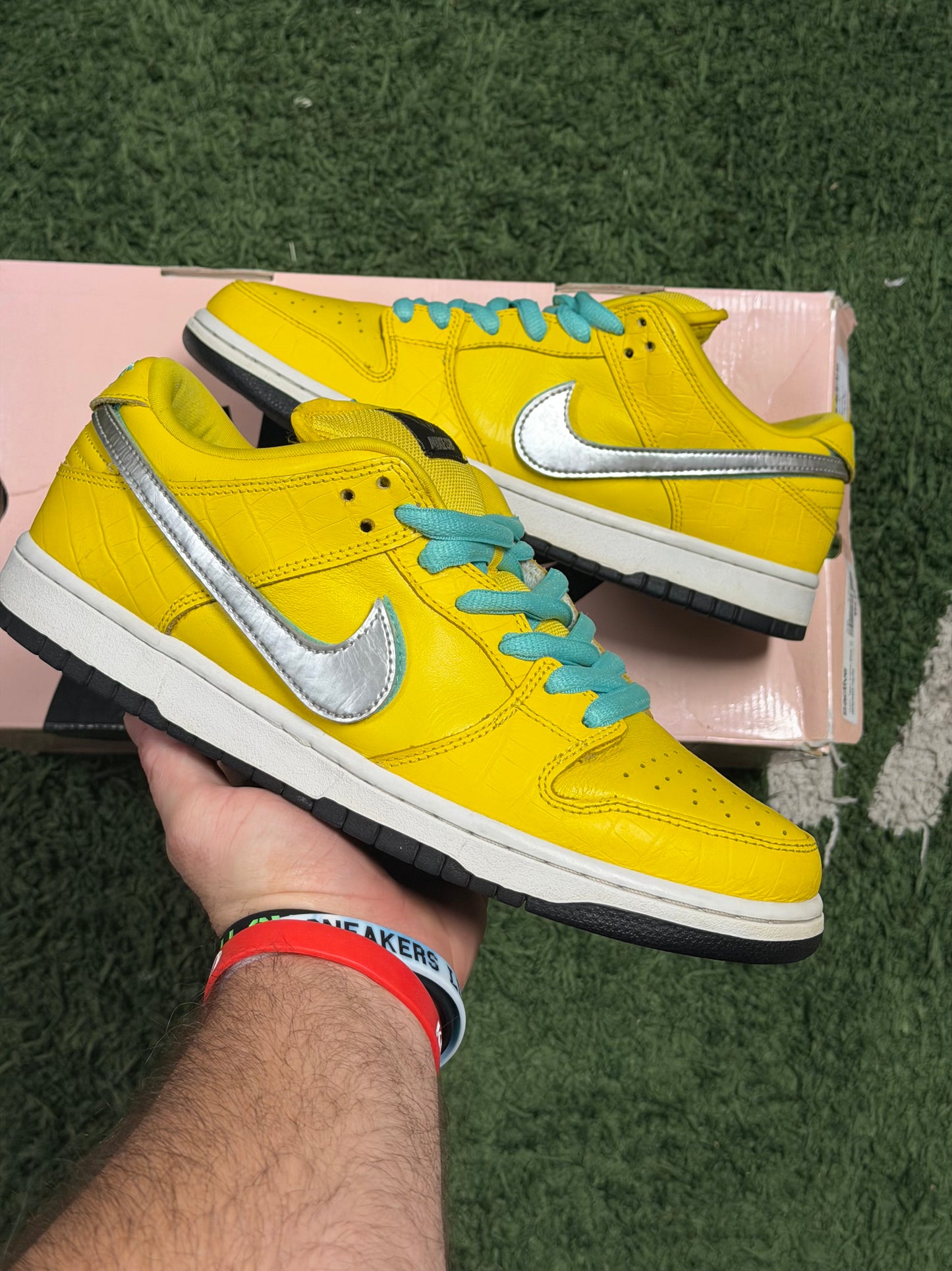 Nike SB Dunk Low Diamond Supply Co. Canary Diamond (Friends and Family)