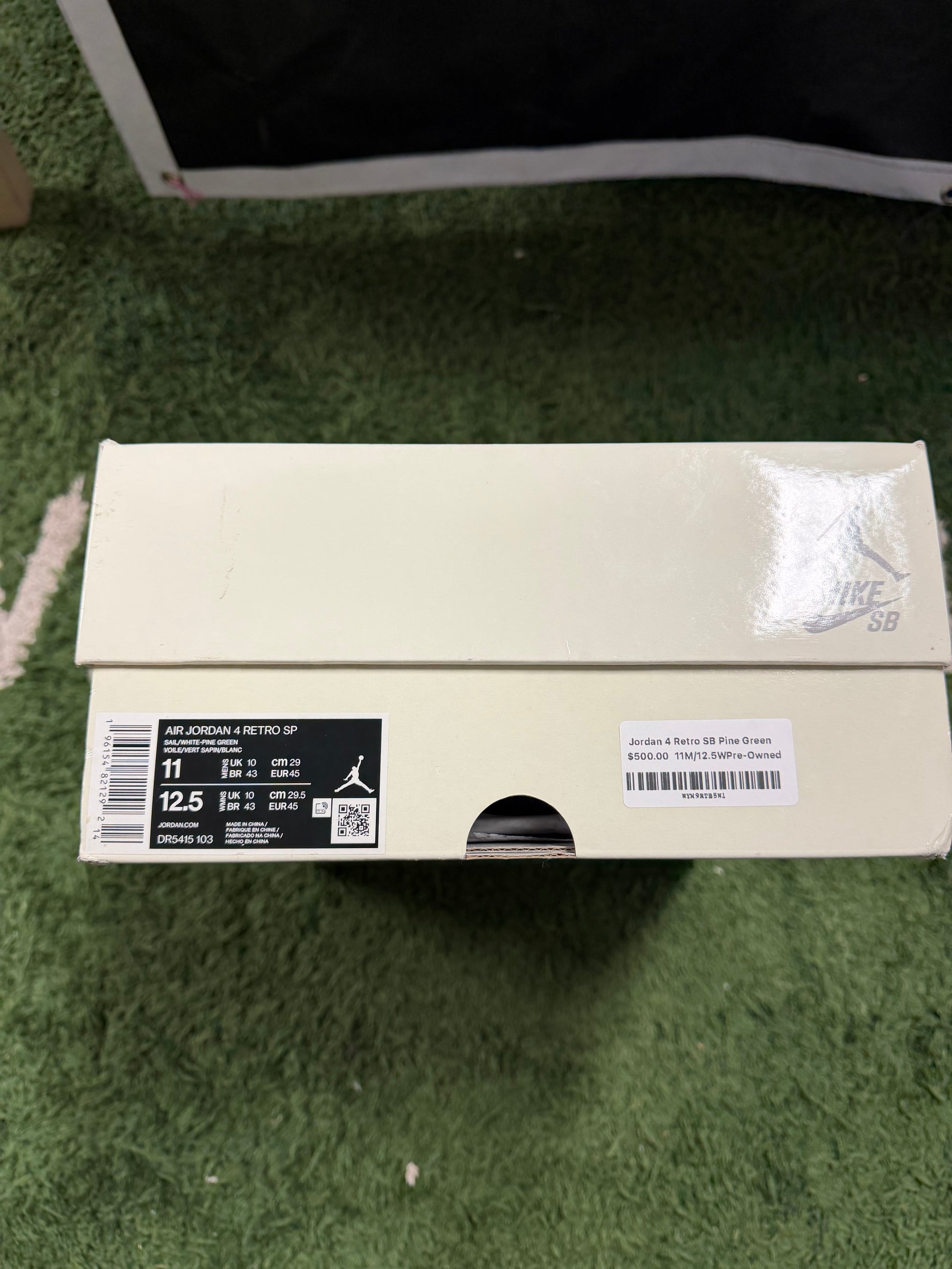 Jordan 4 Retro SB Pine Green