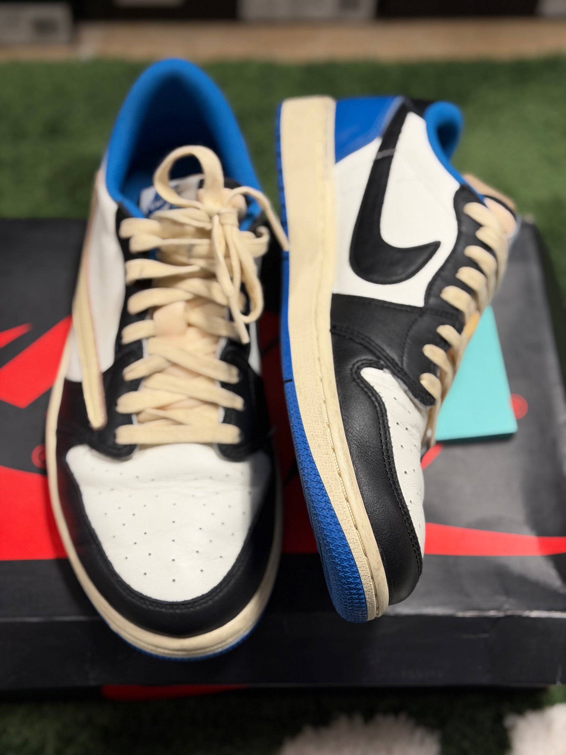 Jordan 1 Retro Low OG SP Fragment x Travis Scott