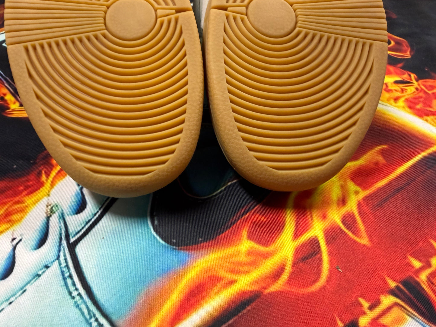 NIKE SB DUNK LOW ISLAND GREEN GUM