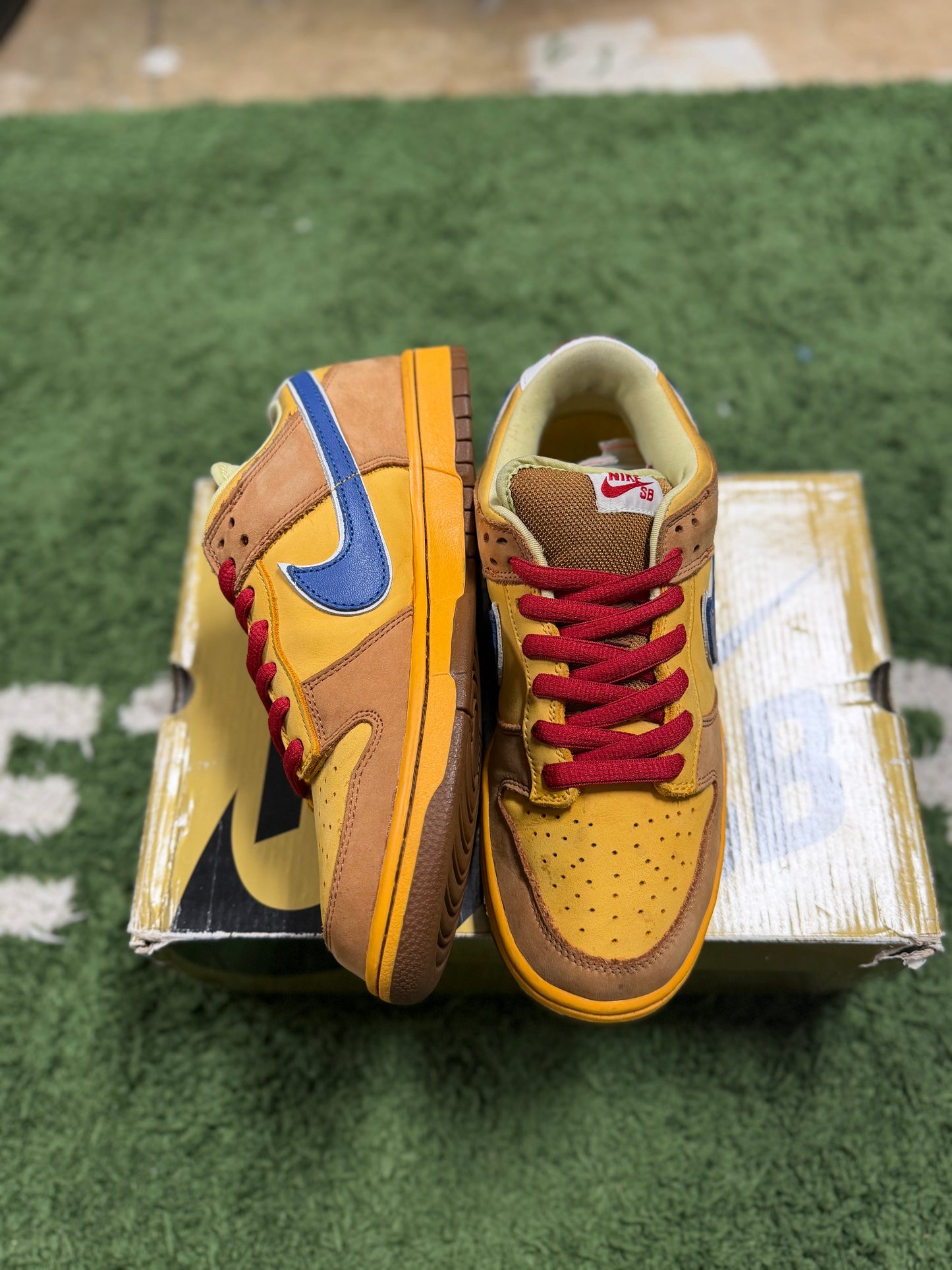 Nike SB Dunk Low Newcastle Brown Ale