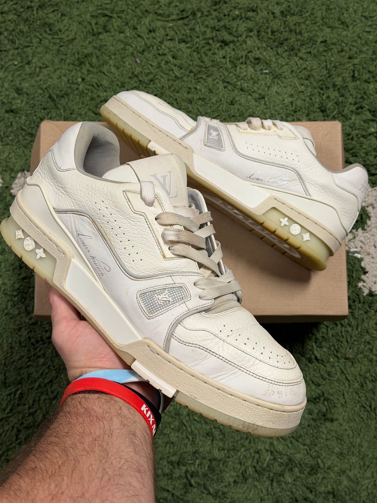 LOUIS VUITTON TRAINER WHITE