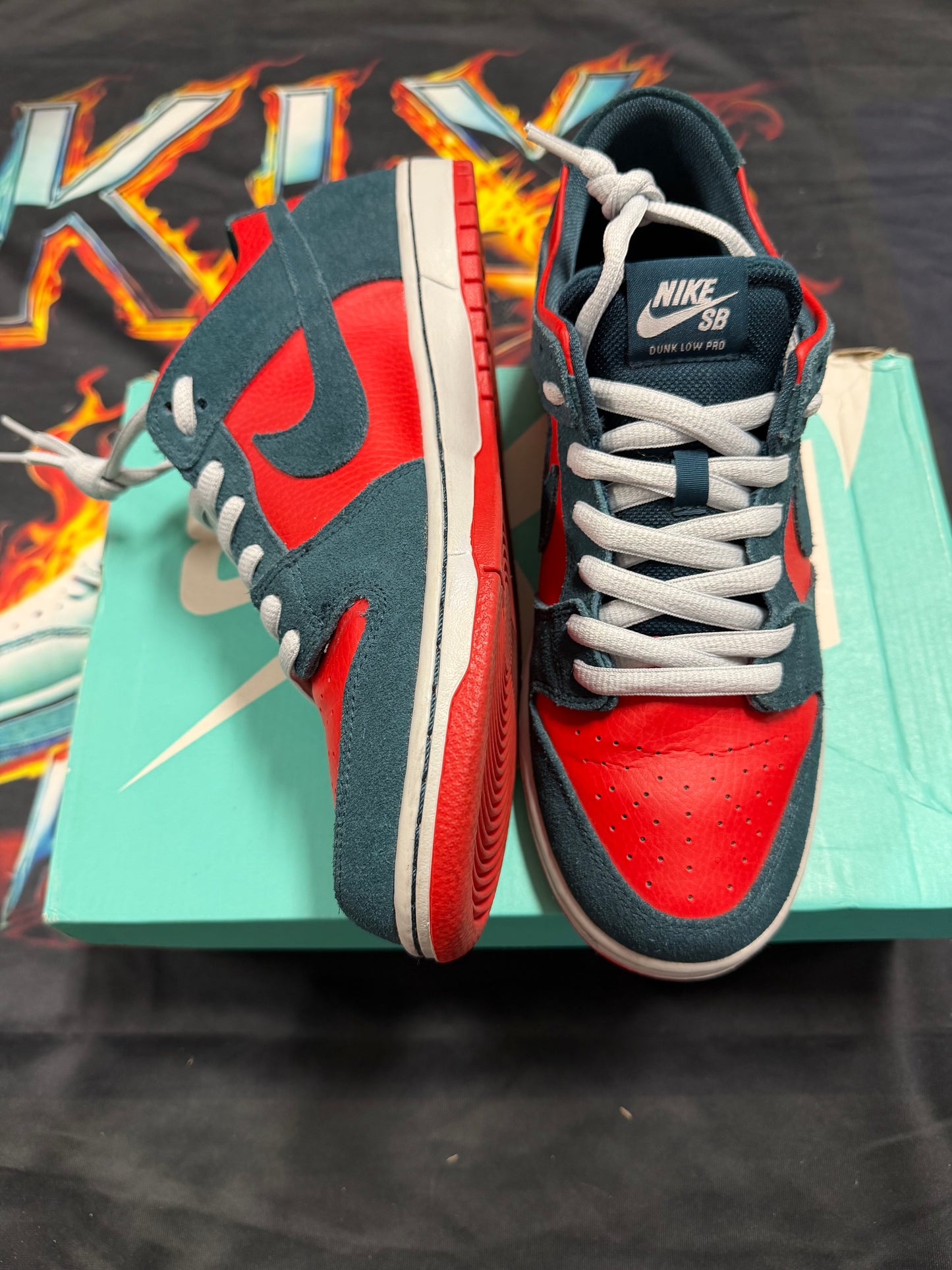 NIKE SB DUNK LOW REVERSE SHARK