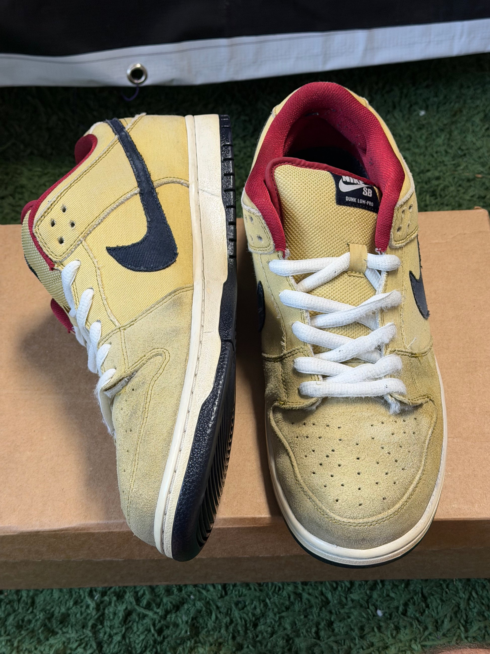 Nike SB Dunk Low Gold Dust
