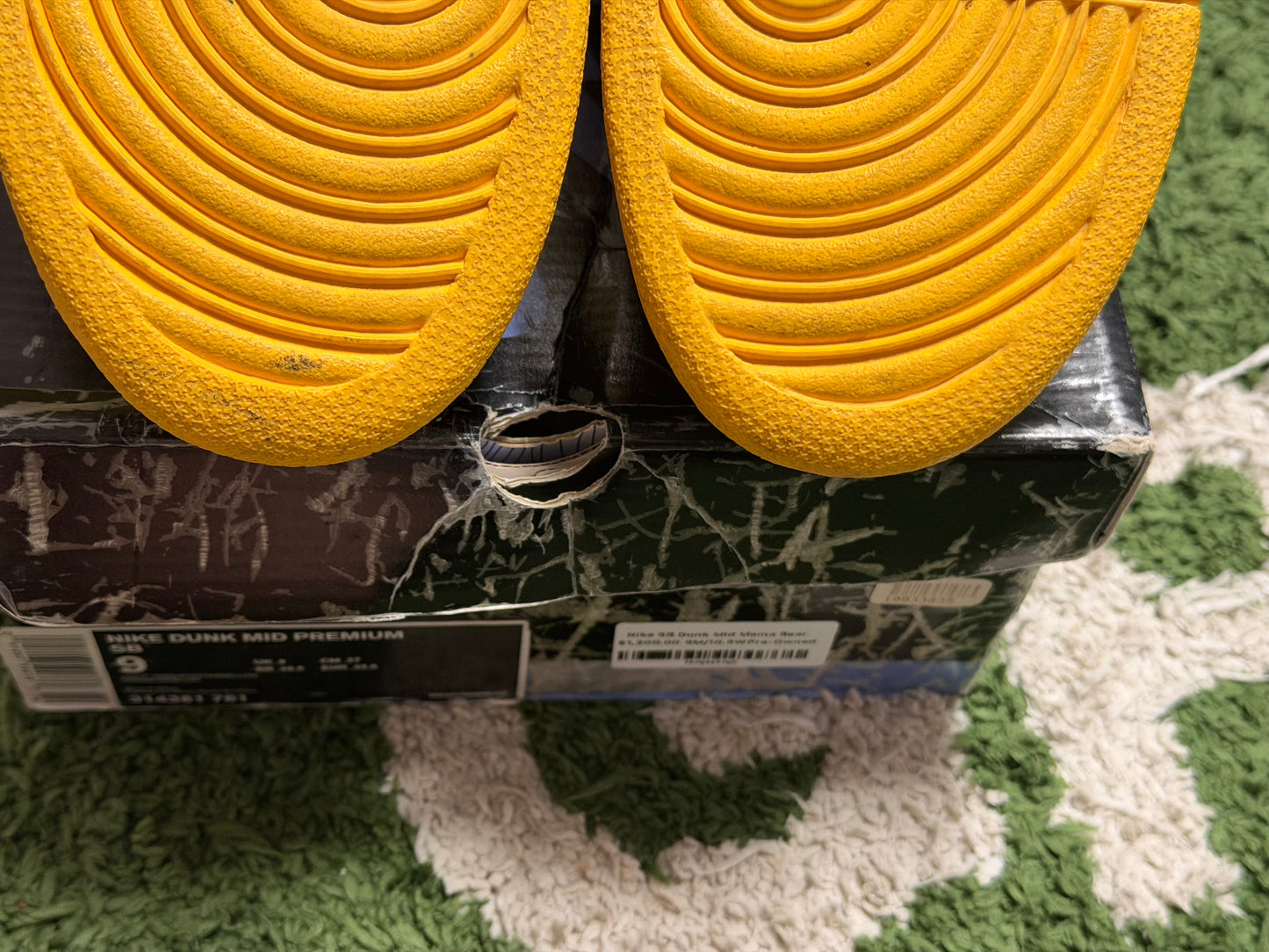 Nike SB Dunk Mid Mama Bear
