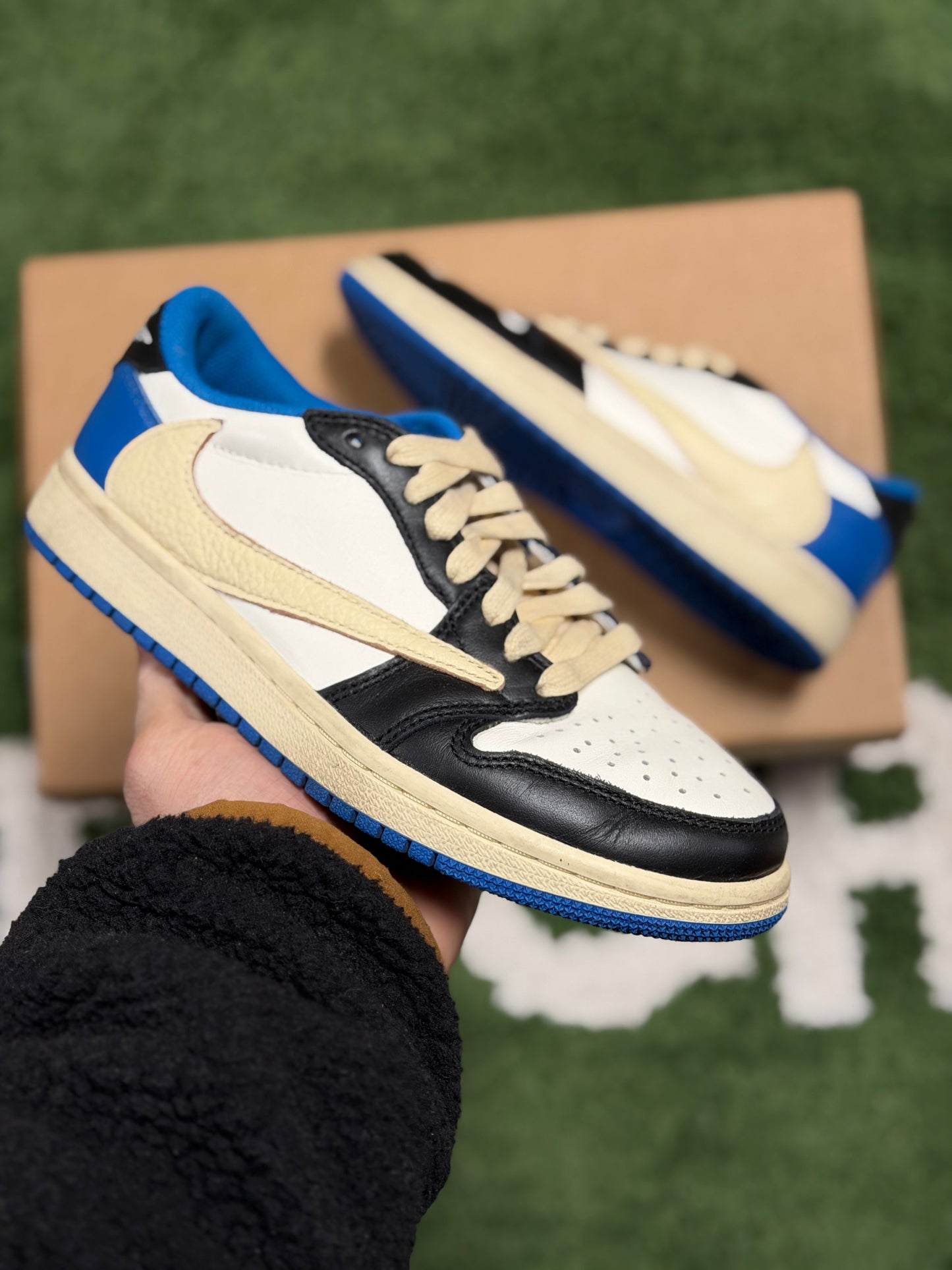 JORDAN 1 LOW TRAVIS SCOTT FRAGMENT