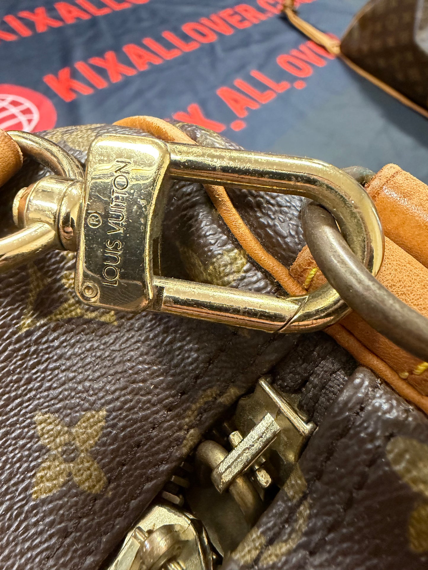 LOUIS VUITTON 60 MONOGRAM DUFFLE