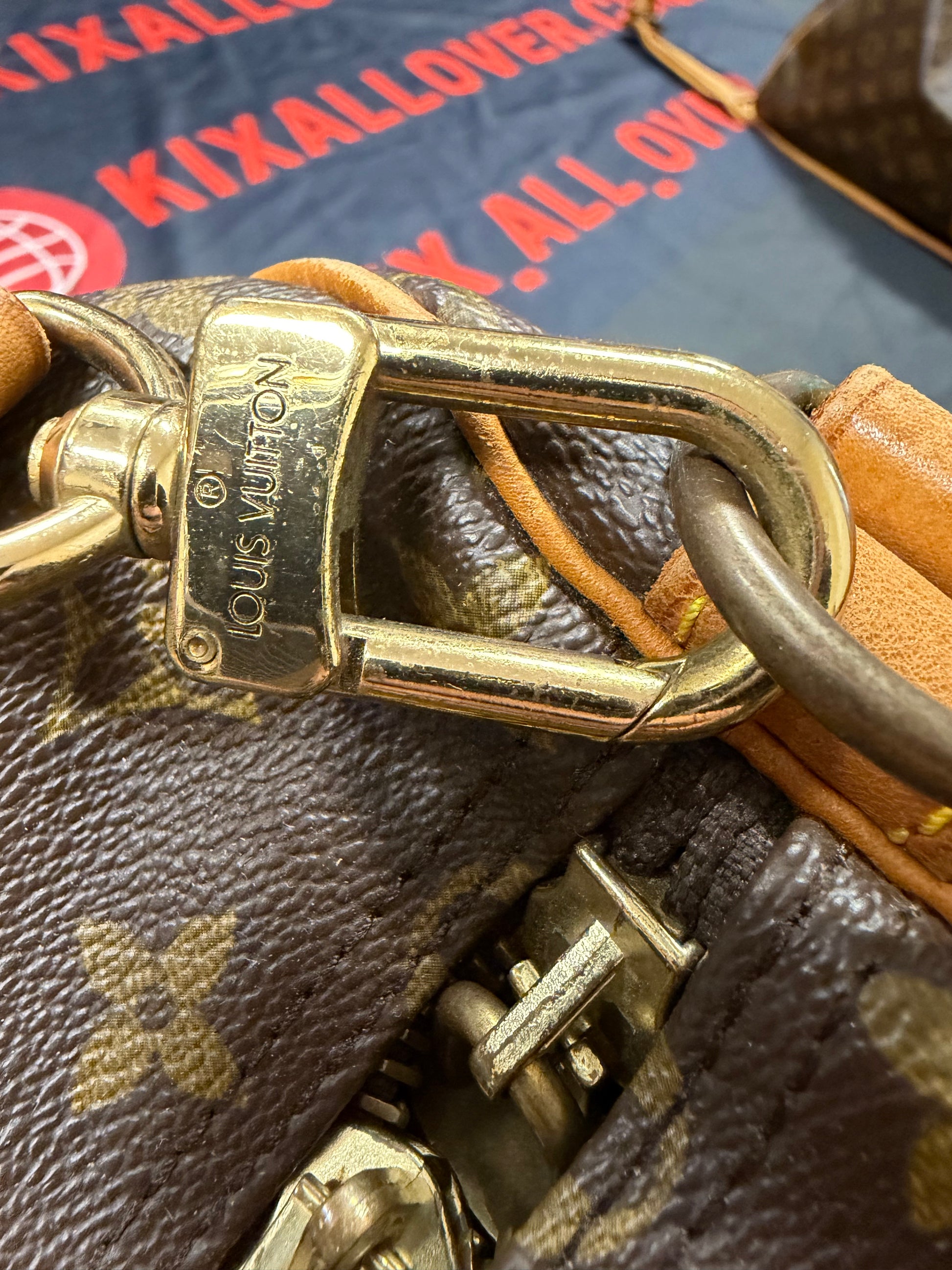 LOUIS VUITTON 60 MONOGRAM DUFFLE