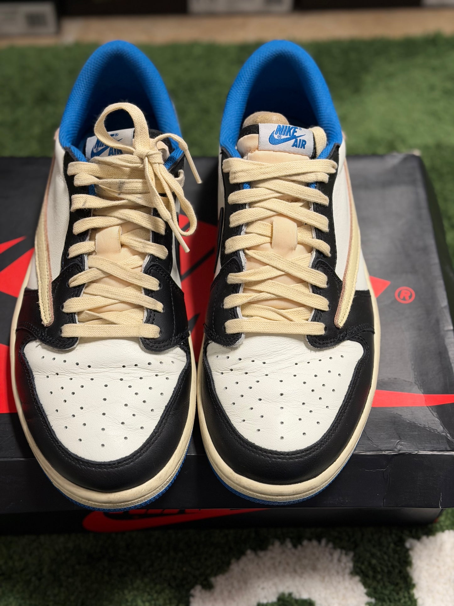 Jordan 1 Retro Low OG SP Fragment x Travis Scott