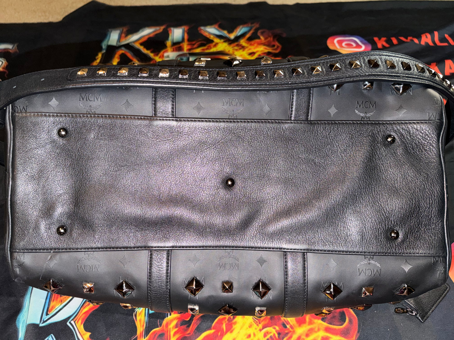 MCM STUDDED TRAVLER VISETOS